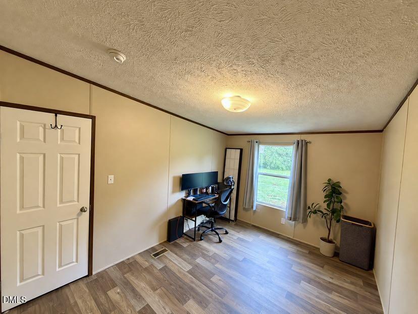 313 Old Country Lane Property Photo 12