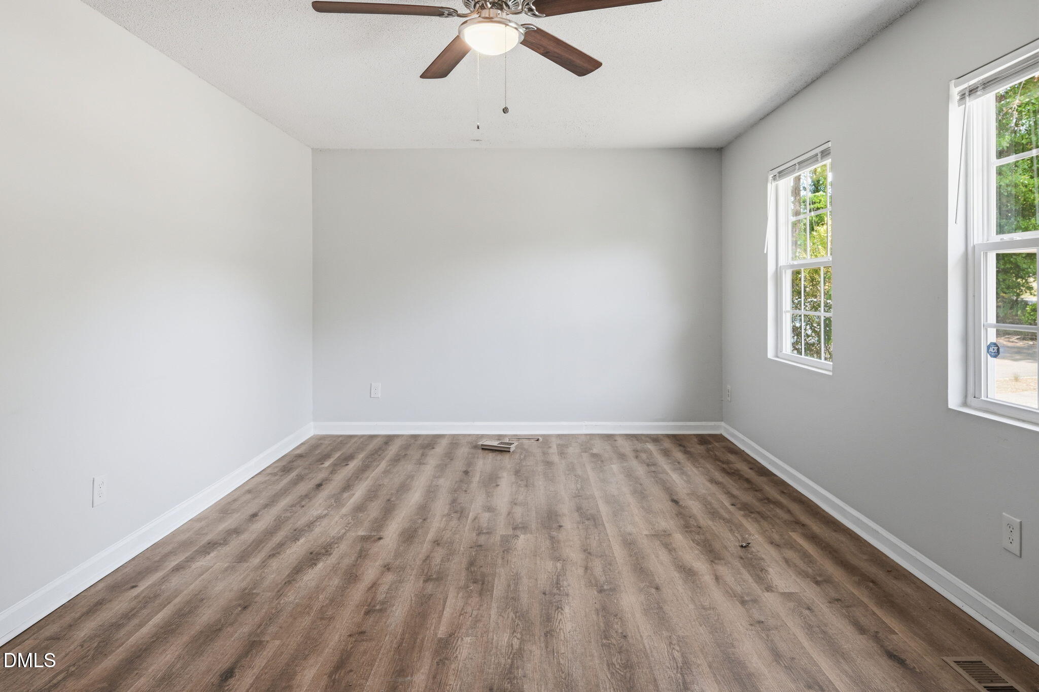 1717 Collier Road Property Photo 8