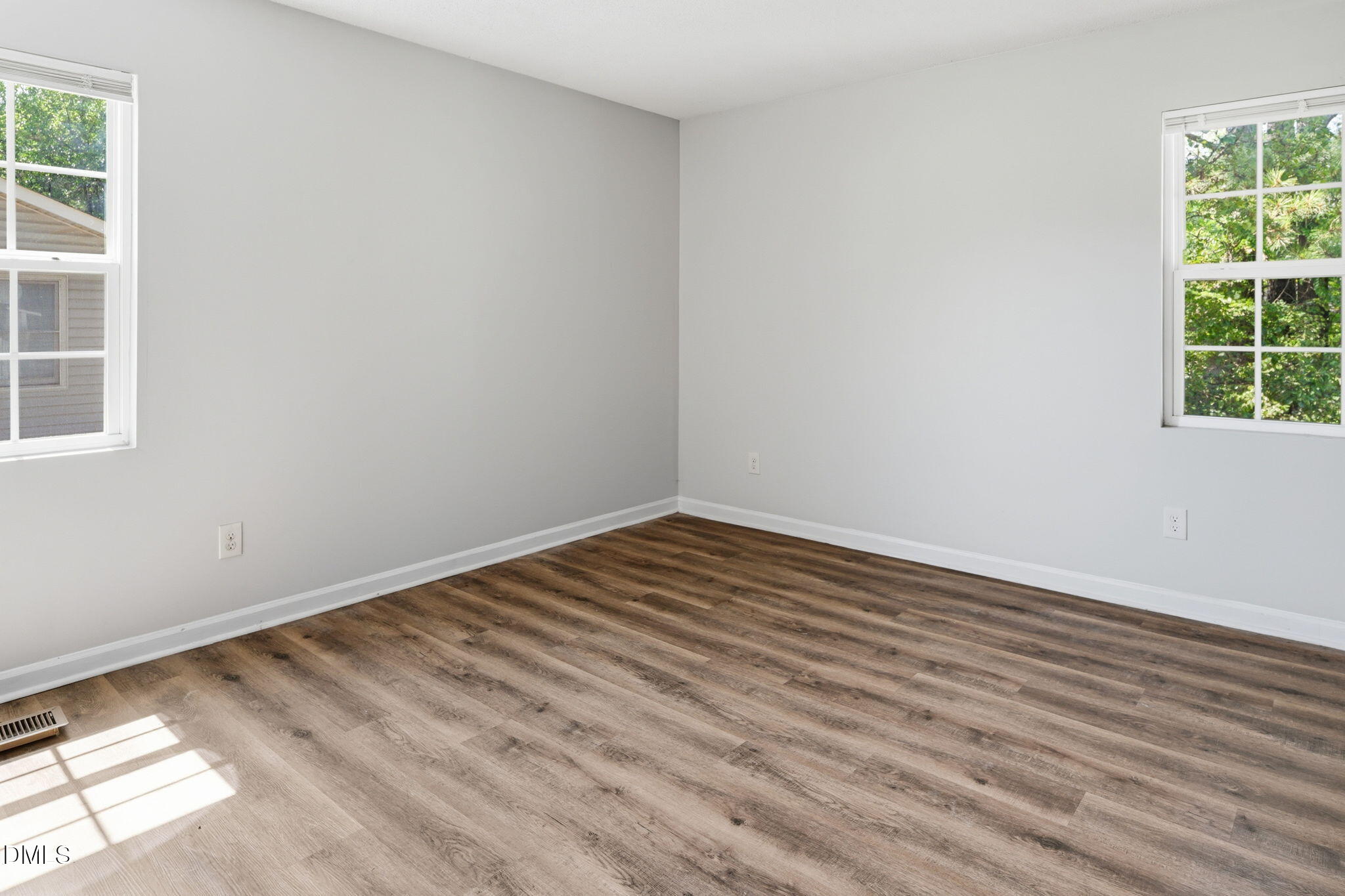 1717 Collier Road Property Photo 15