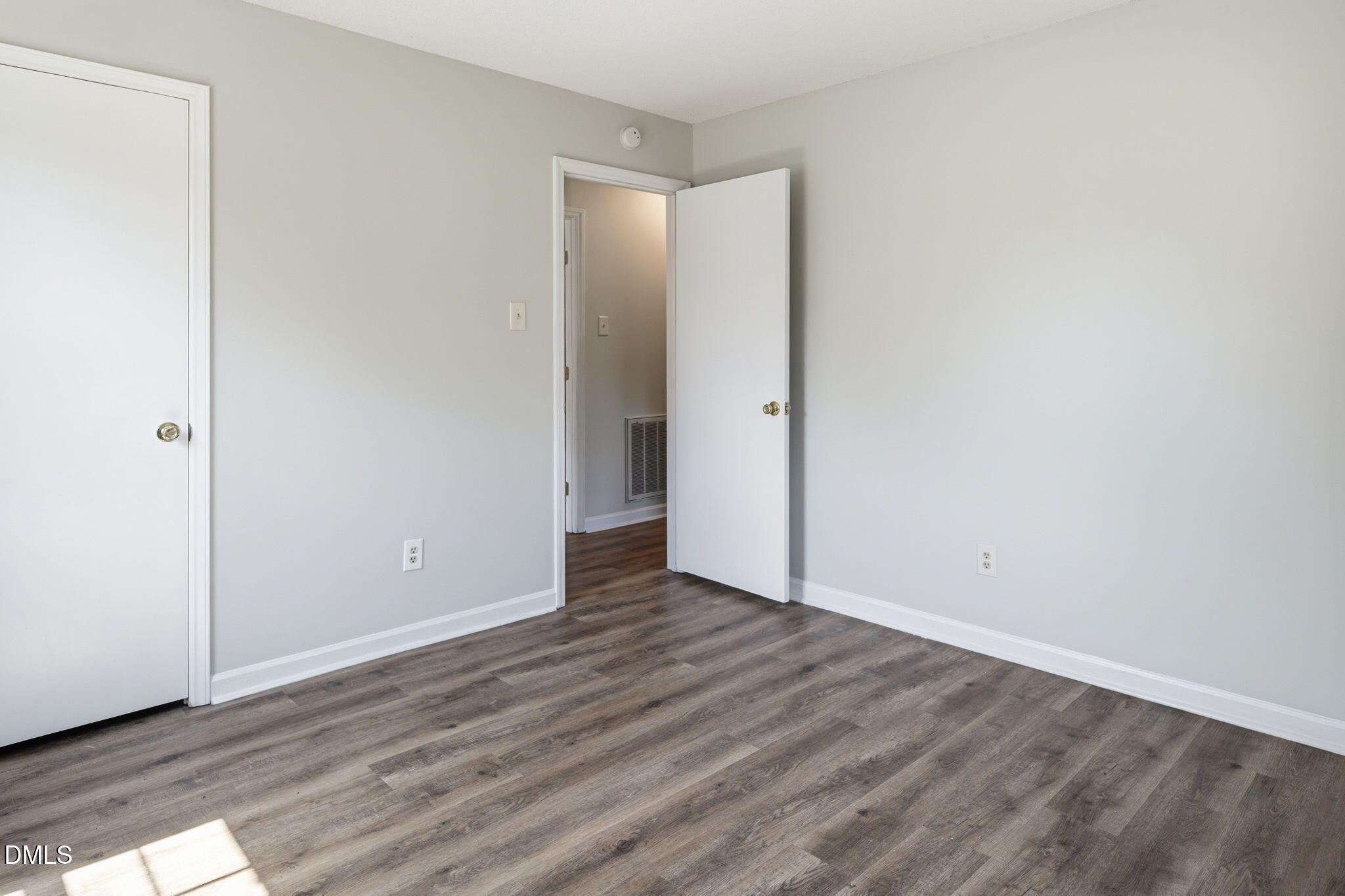 1717 Collier Road Property Photo 19