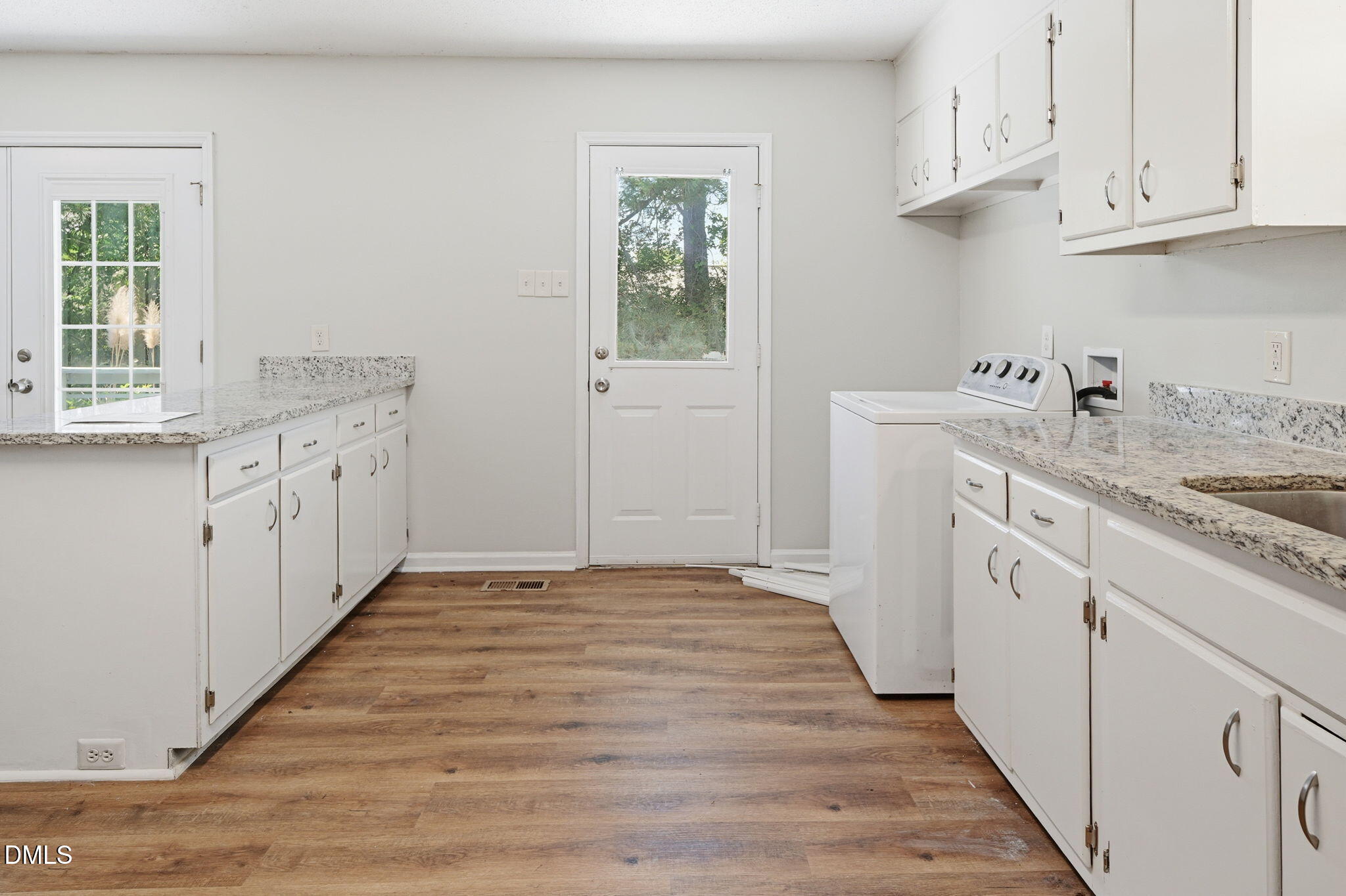 1717 Collier Road Property Photo 26