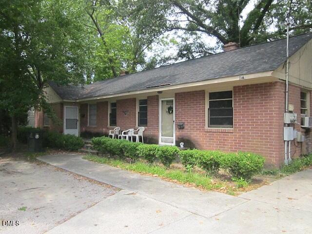 714 Hines Street W Property Photo 1