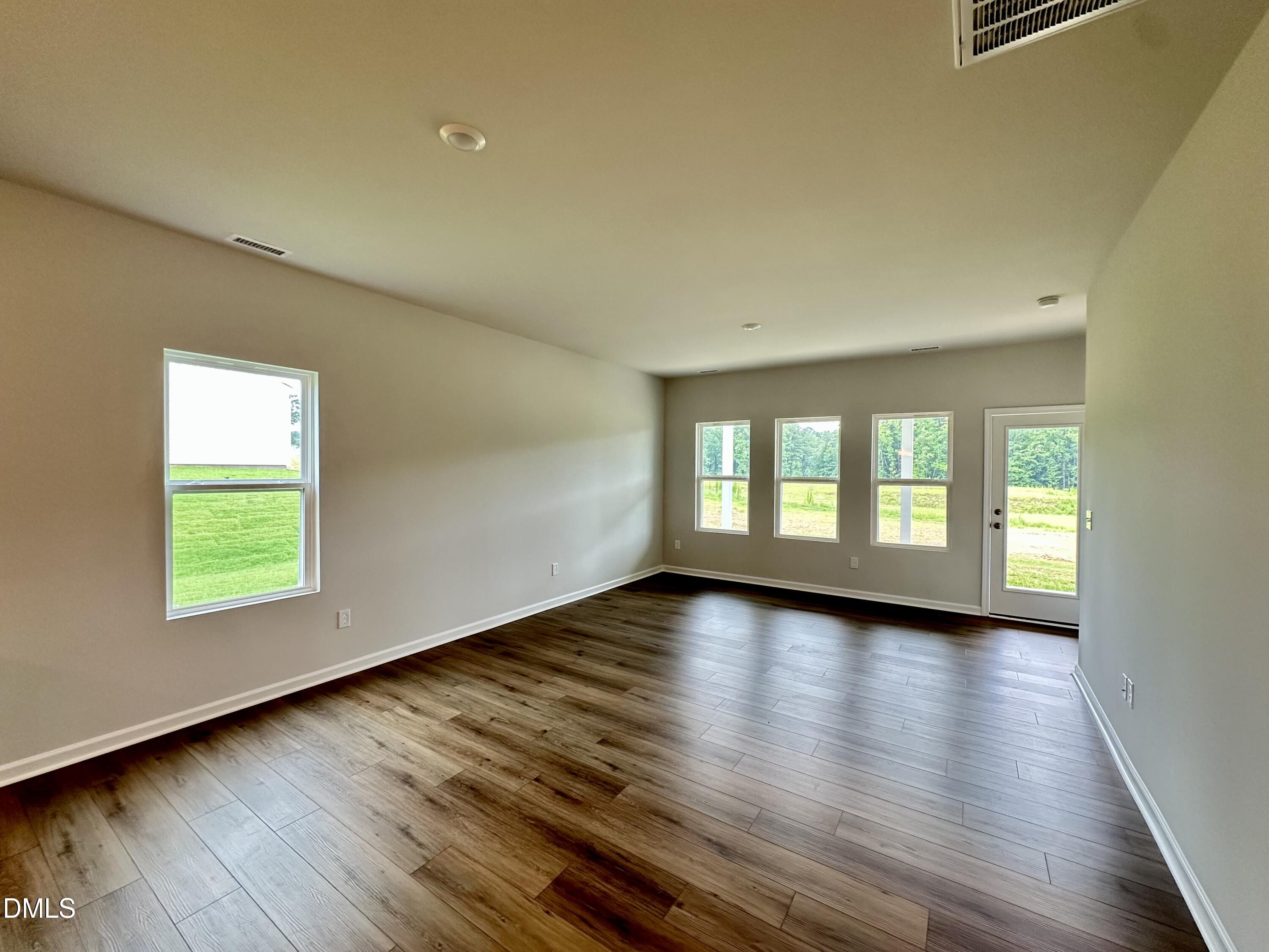 215 Buckthorn Drive Property Photo 6