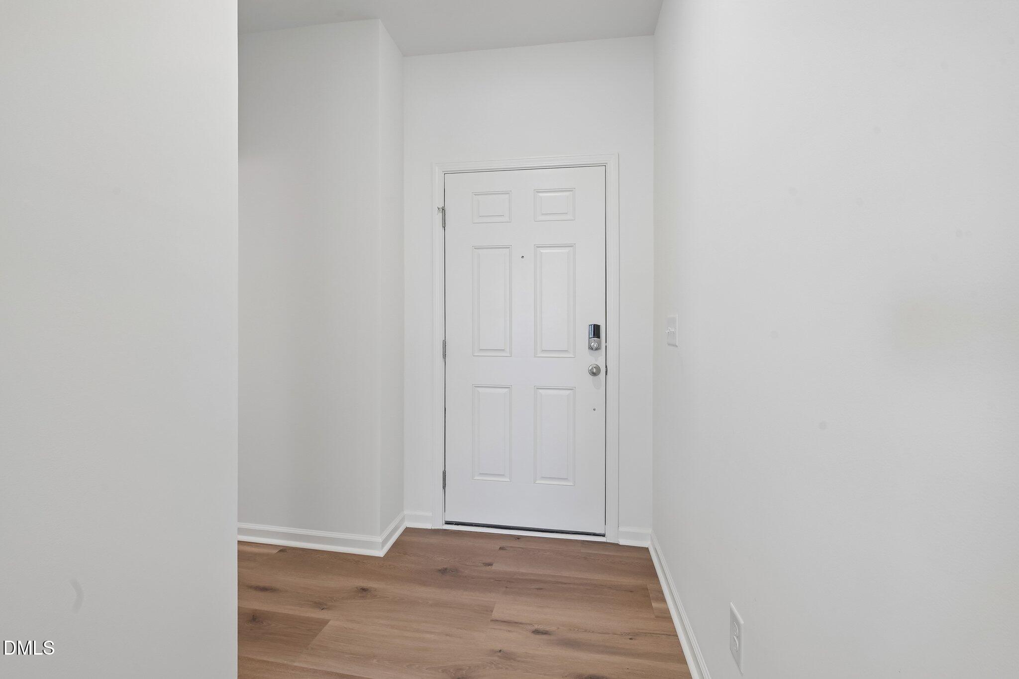512 Sunset Lake Drive Property Photo 3