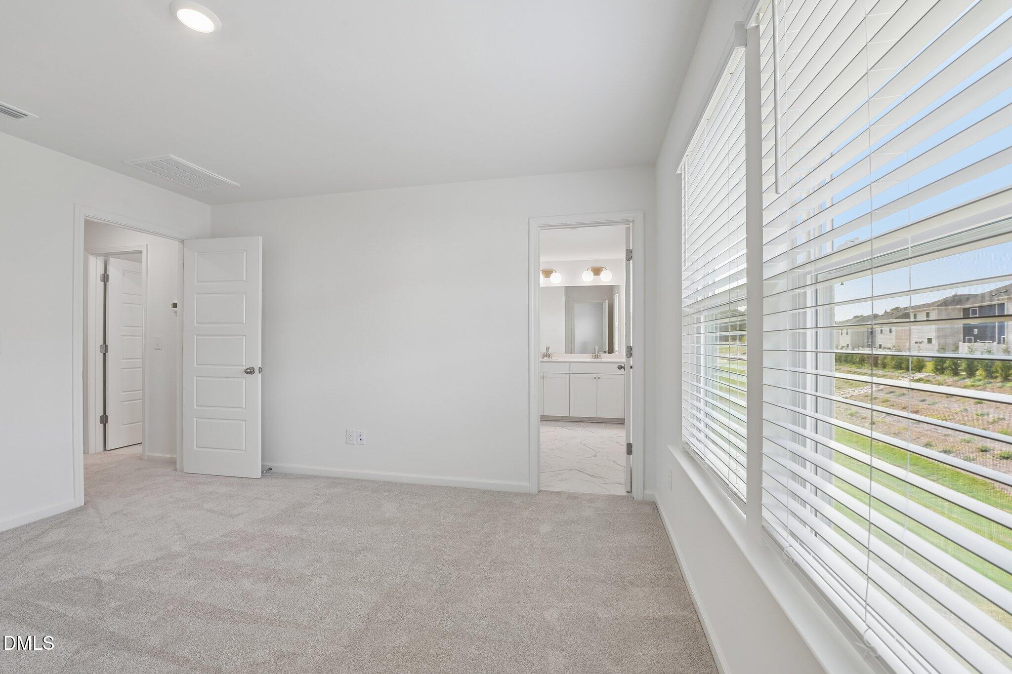 512 Sunset Lake Drive Property Photo 18
