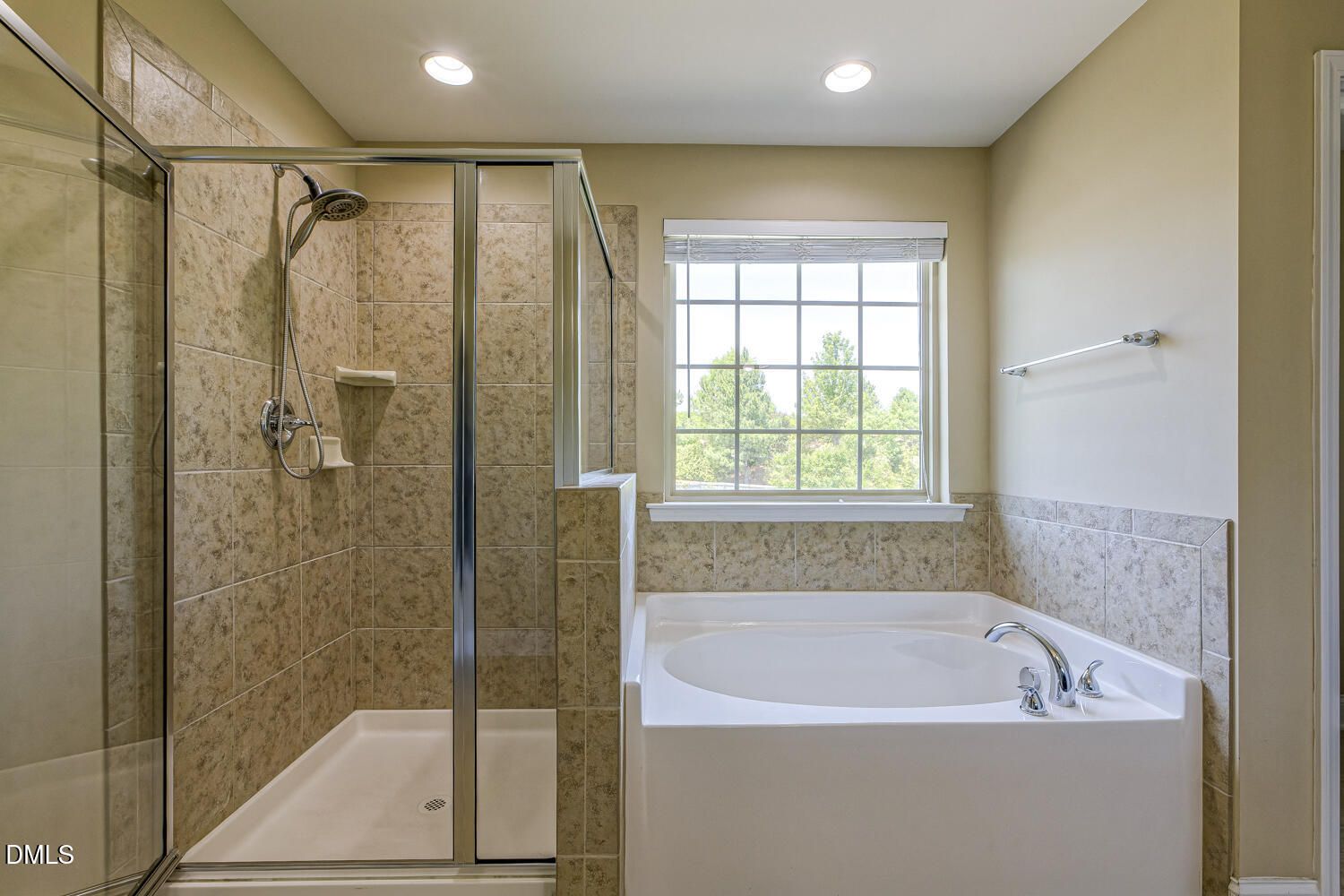 1608 Cascade Falls Lane Property Photo 34