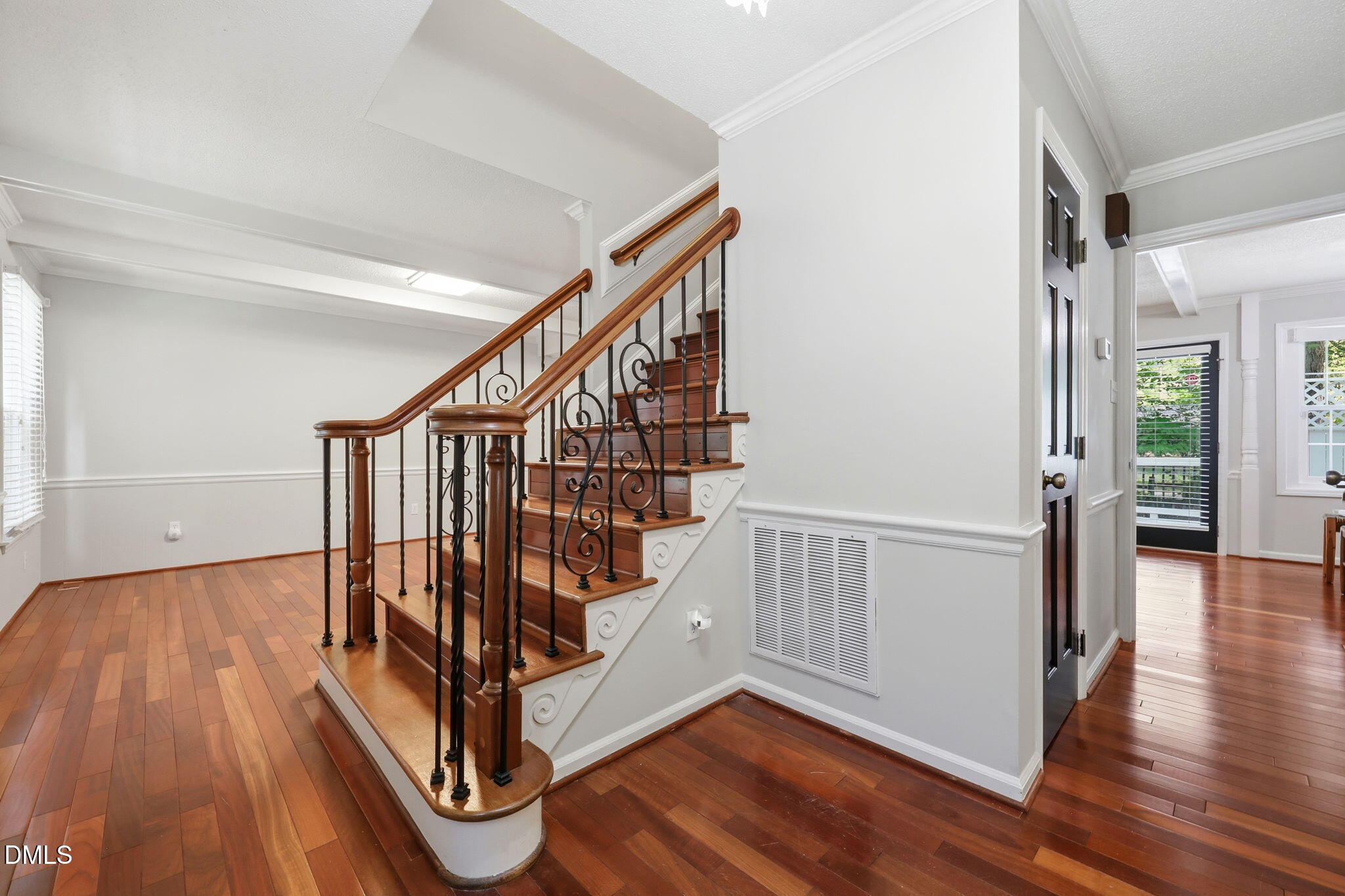 100 Moray Court Property Photo 6