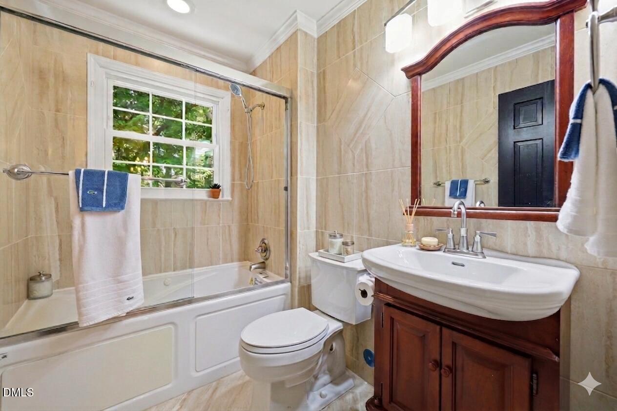 100 Moray Court Property Photo 33