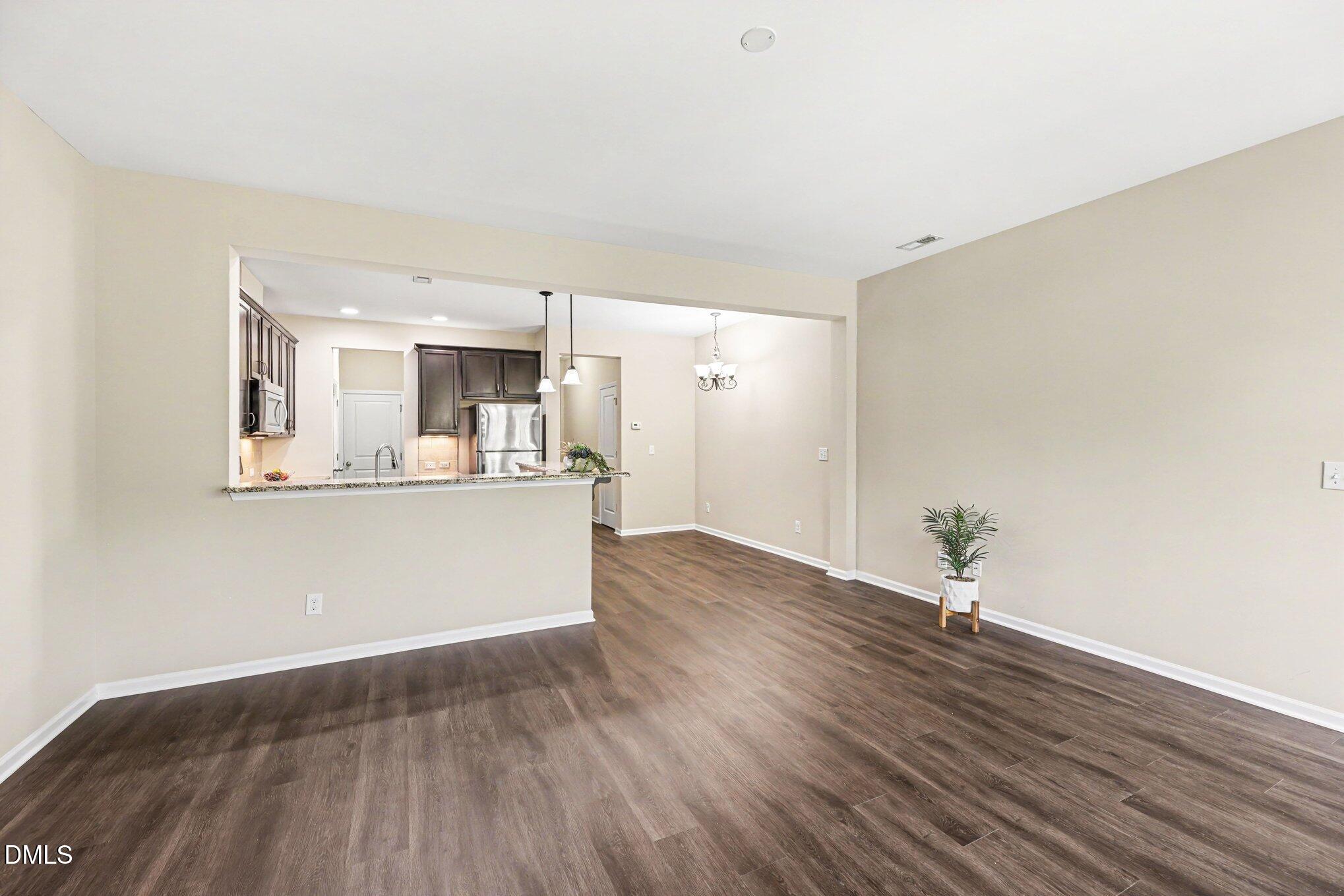 549 Libson Street Property Photo 7