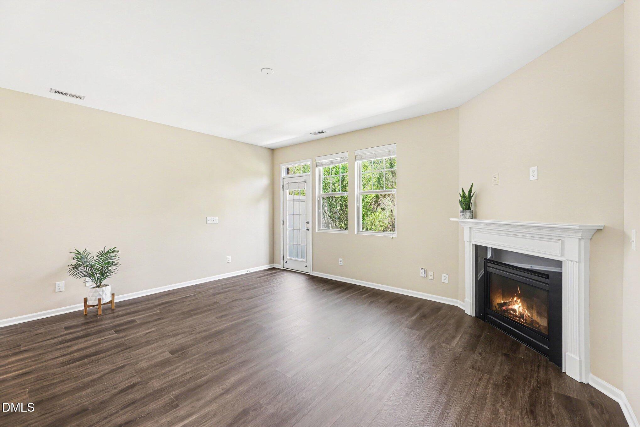 549 Libson Street Property Photo 8