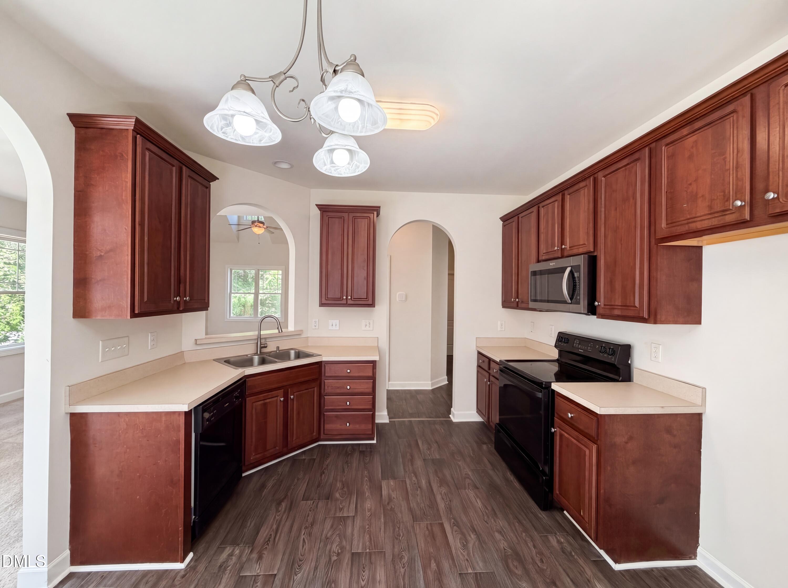 130 Green Forest Drive Property Photo 4