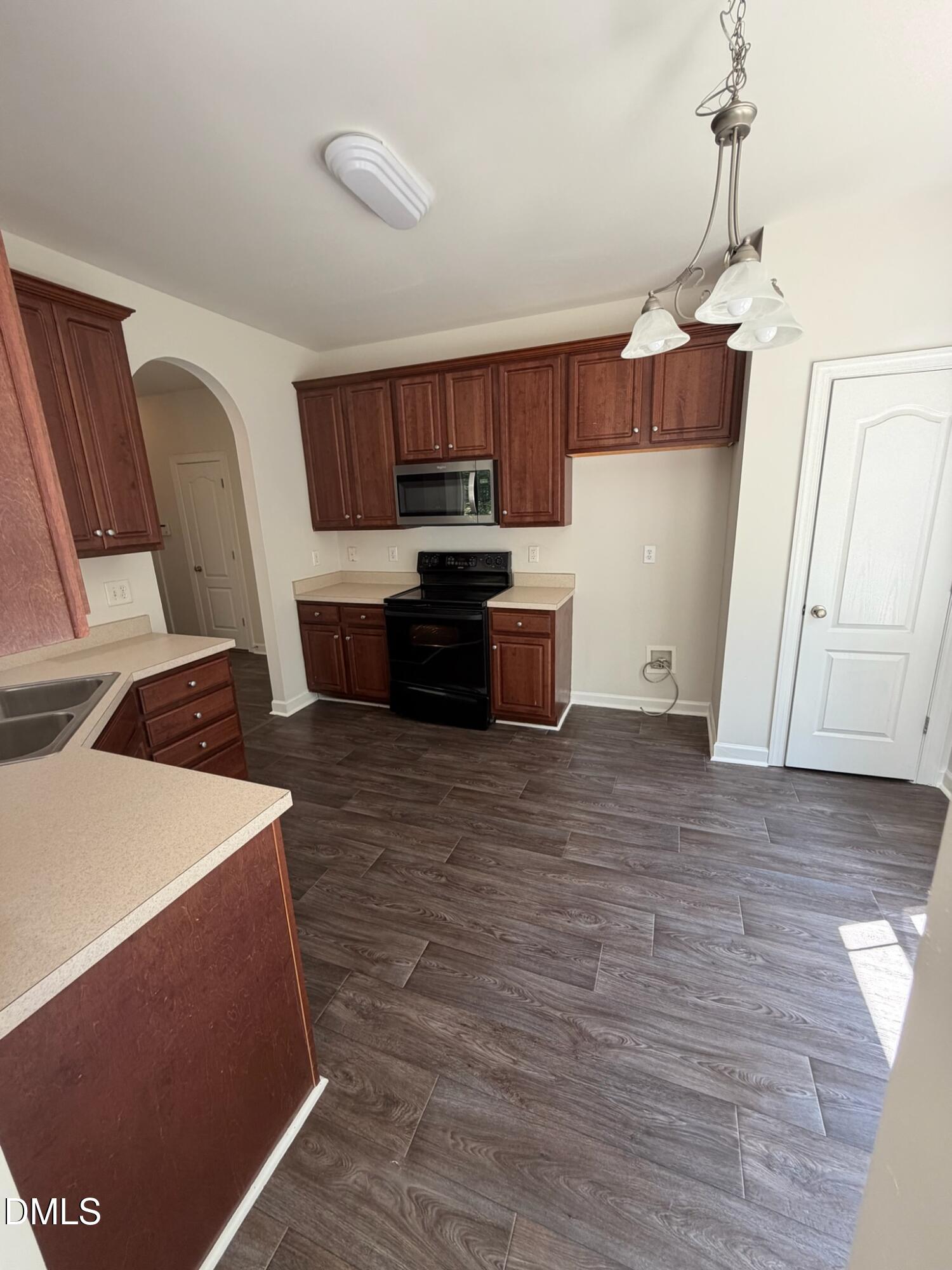 130 Green Forest Drive Property Photo 5