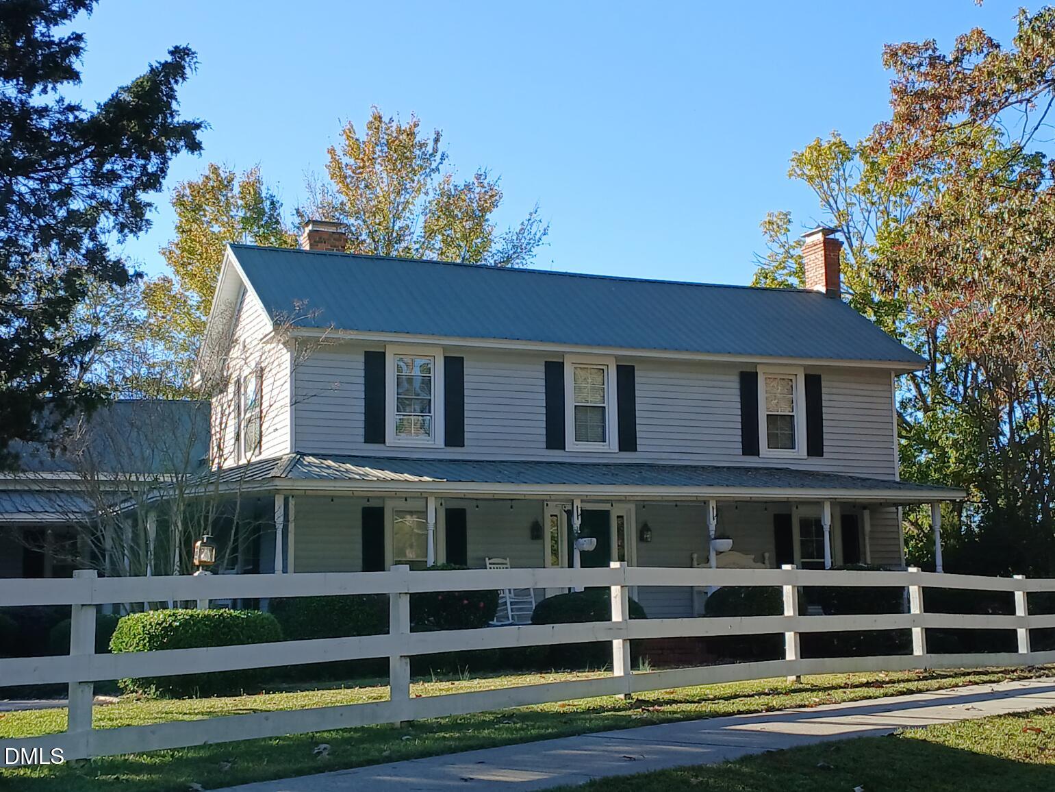 1920 Kelly Road Property Photo 1