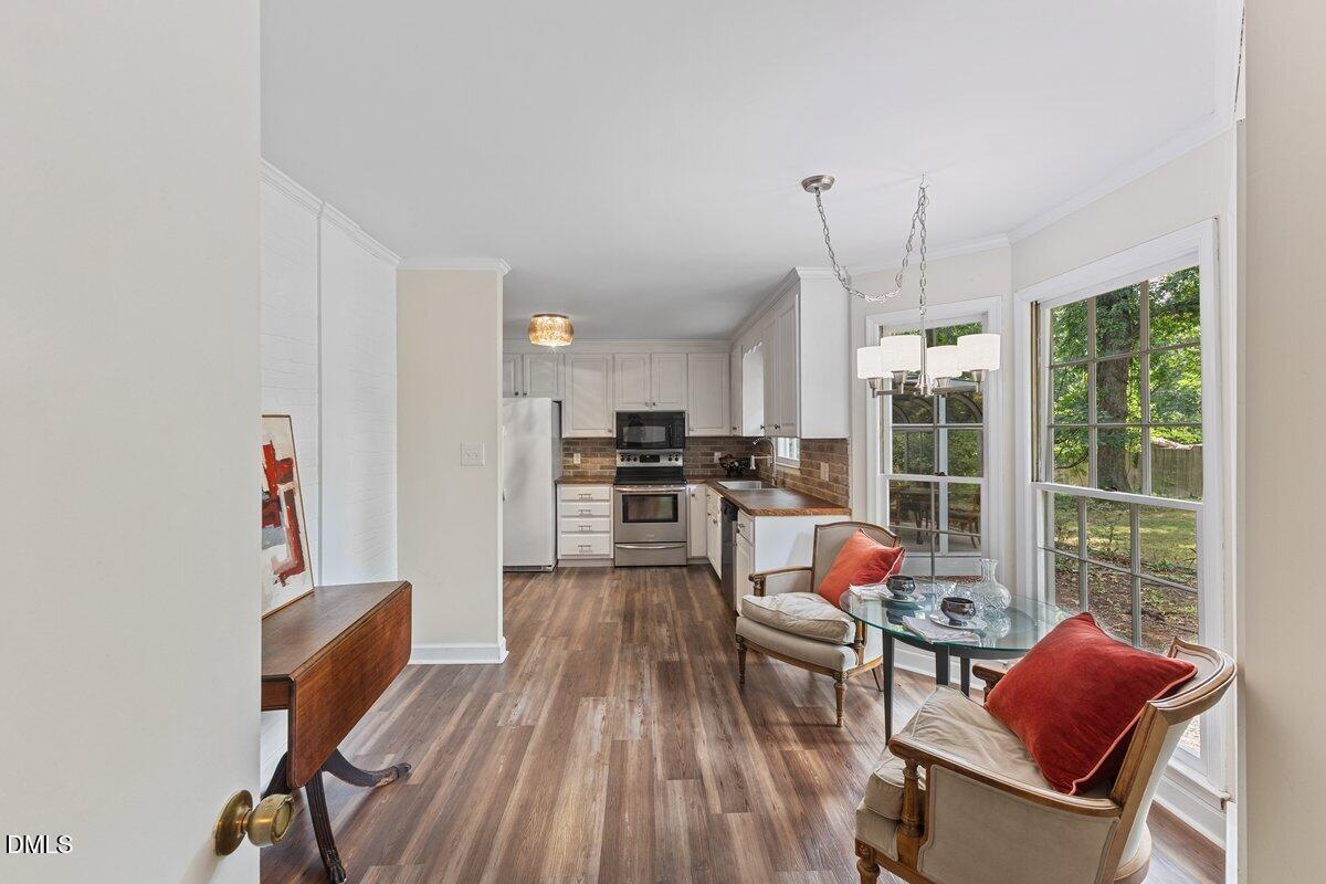 8501 Shadow Wood Place Property Photo 7