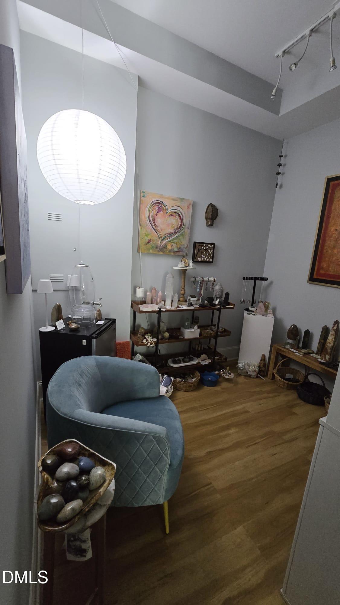 240 E Winmore Avenue C2 Property Photo 3
