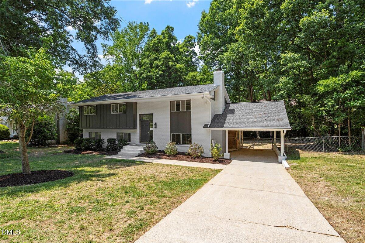 908 Tanglewood Drive Property Photo 2