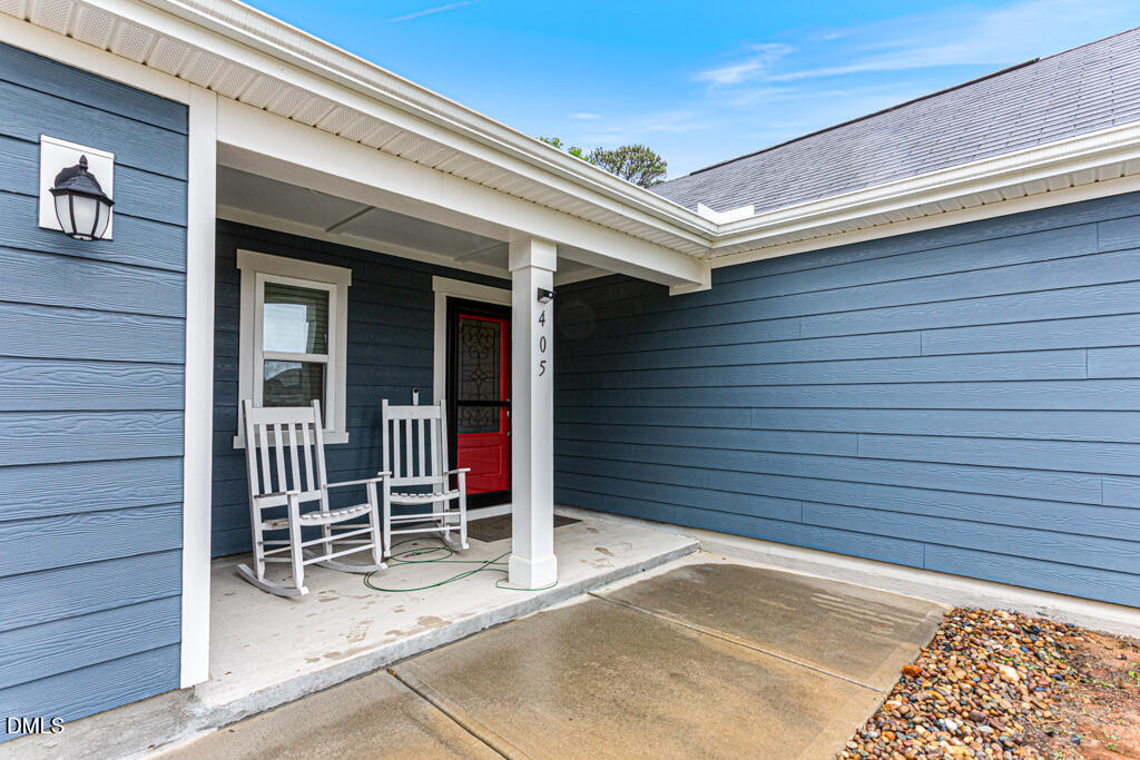 405 Thorny Branch Drive Property Photo 2