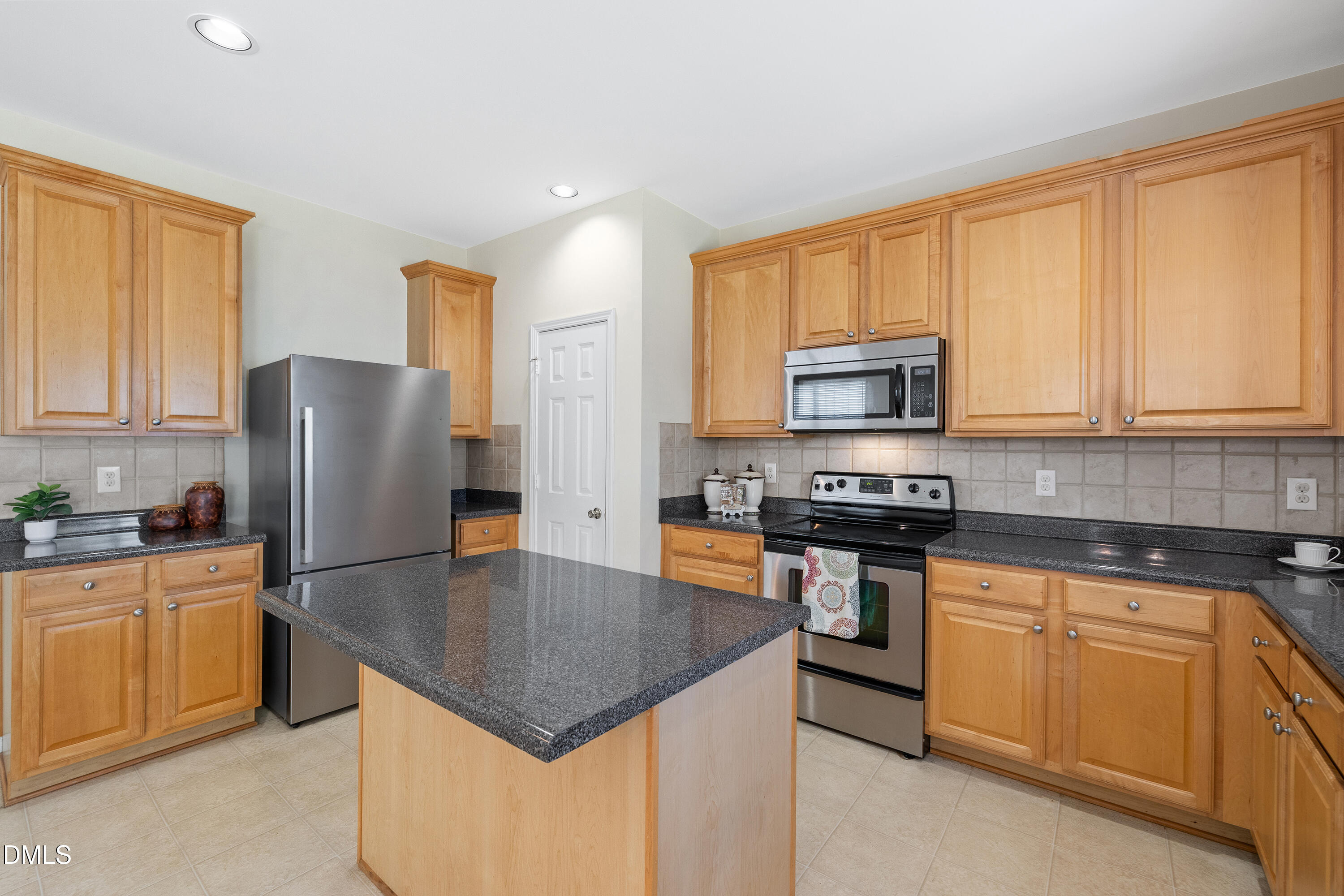 329 Palmdale Court Property Photo 19