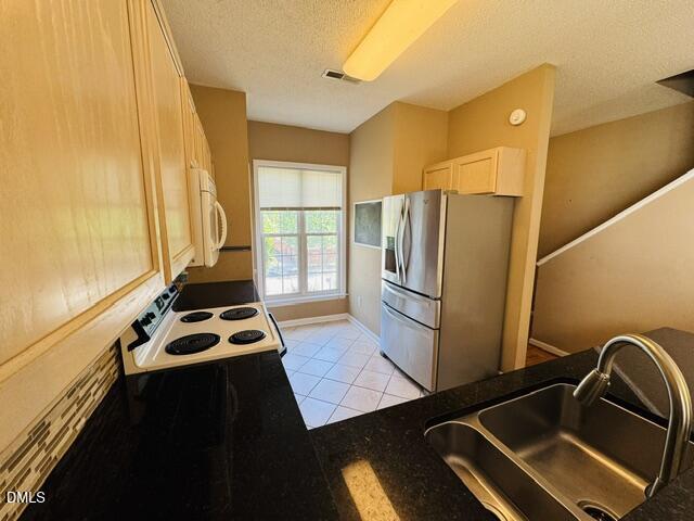 2027 Turtle Point Drive Property Photo 5