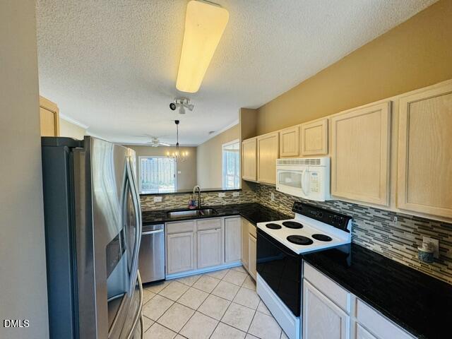 2027 Turtle Point Drive Property Photo 6