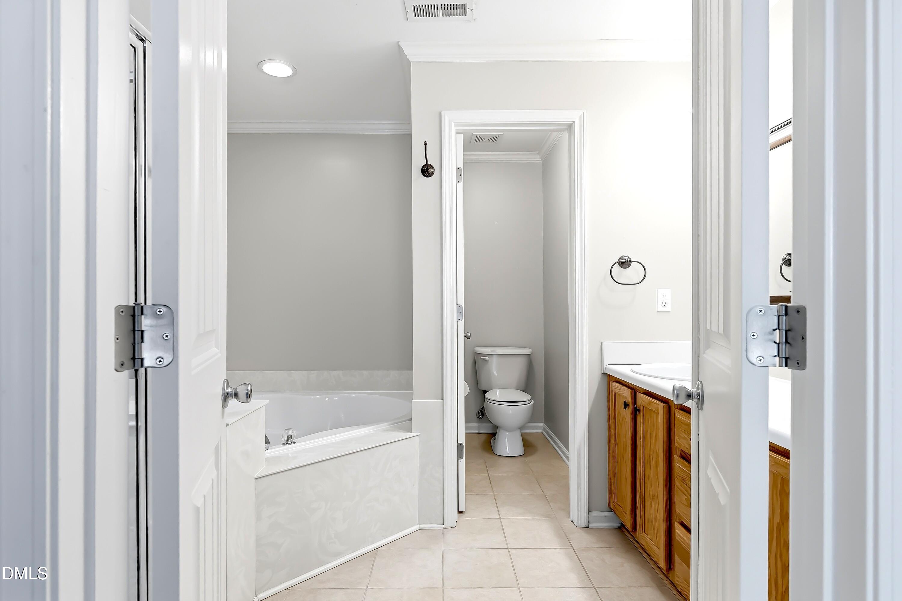2607 Hamlet Green Drive Property Photo 14