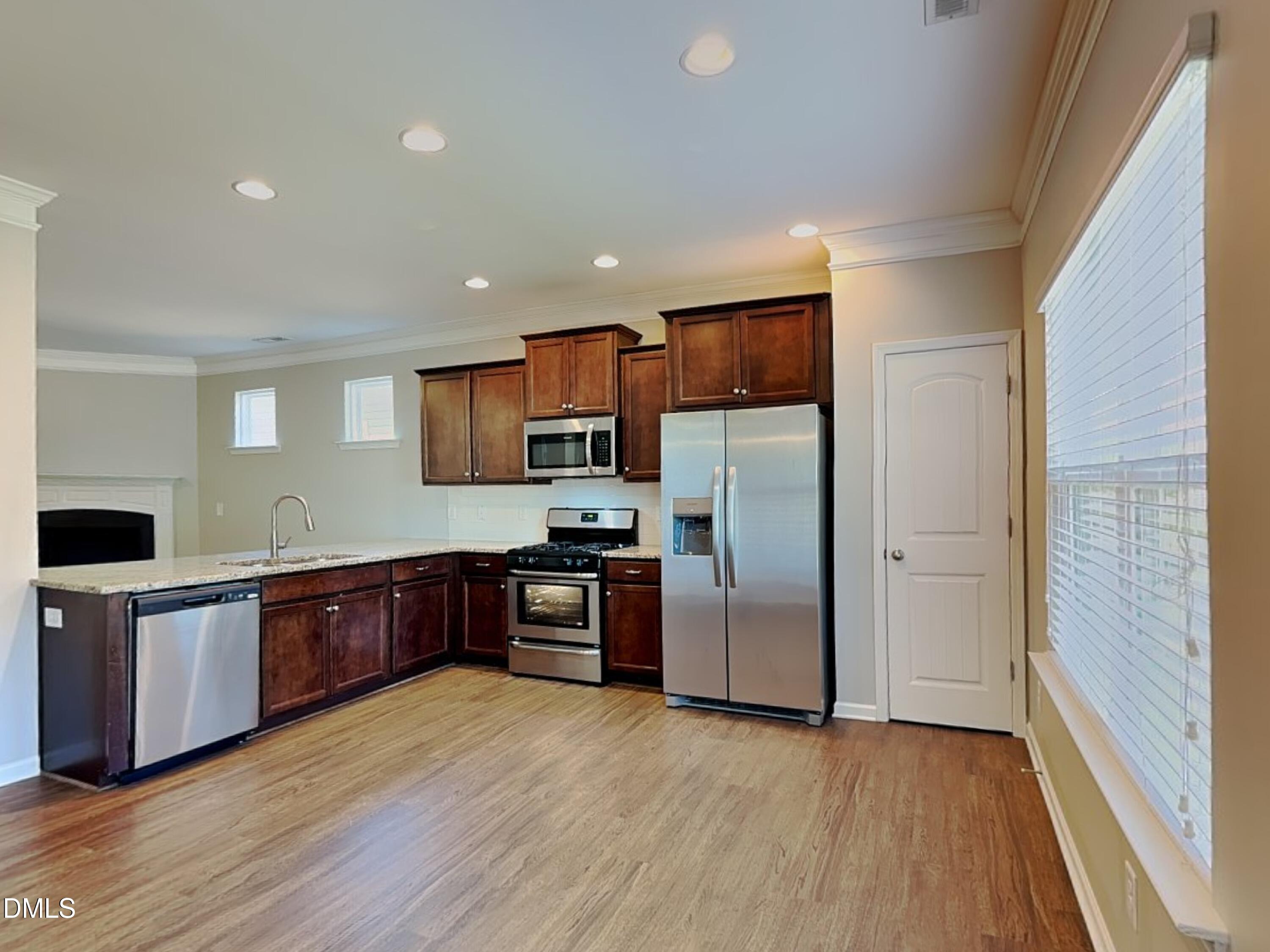 73 Crownview Court Property Photo 2