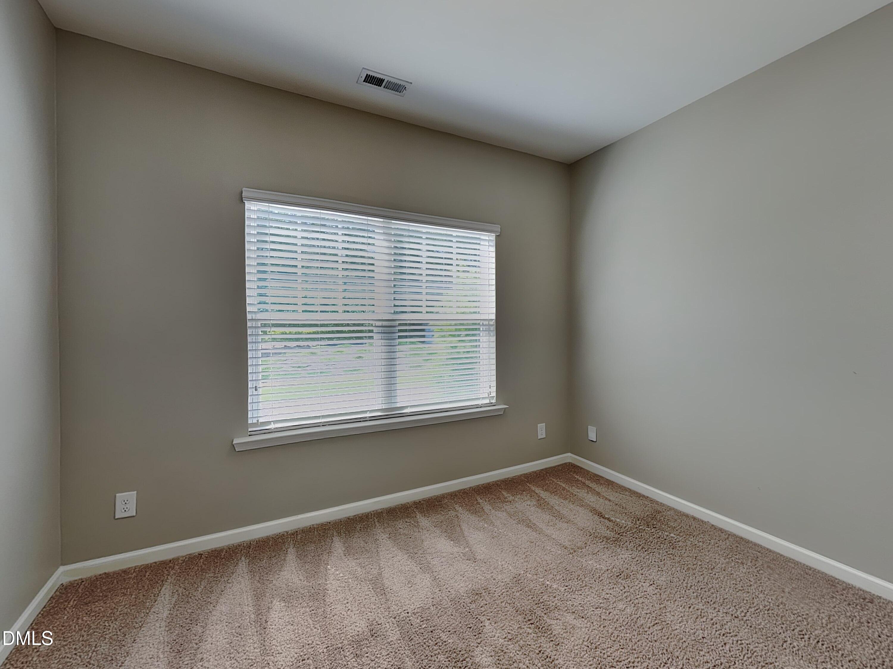 73 Crownview Court Property Photo 8