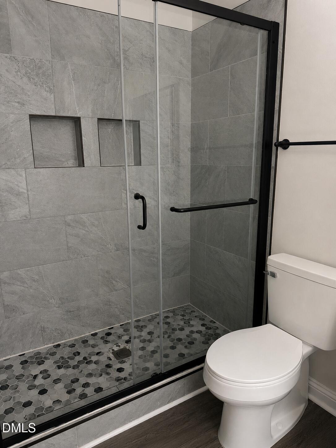 1003 Alma Street A Property Photo 5