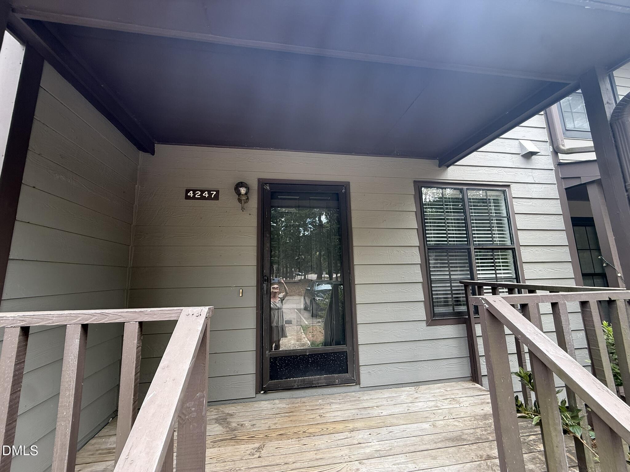 4247 The Oaks Drive Property Photo 2