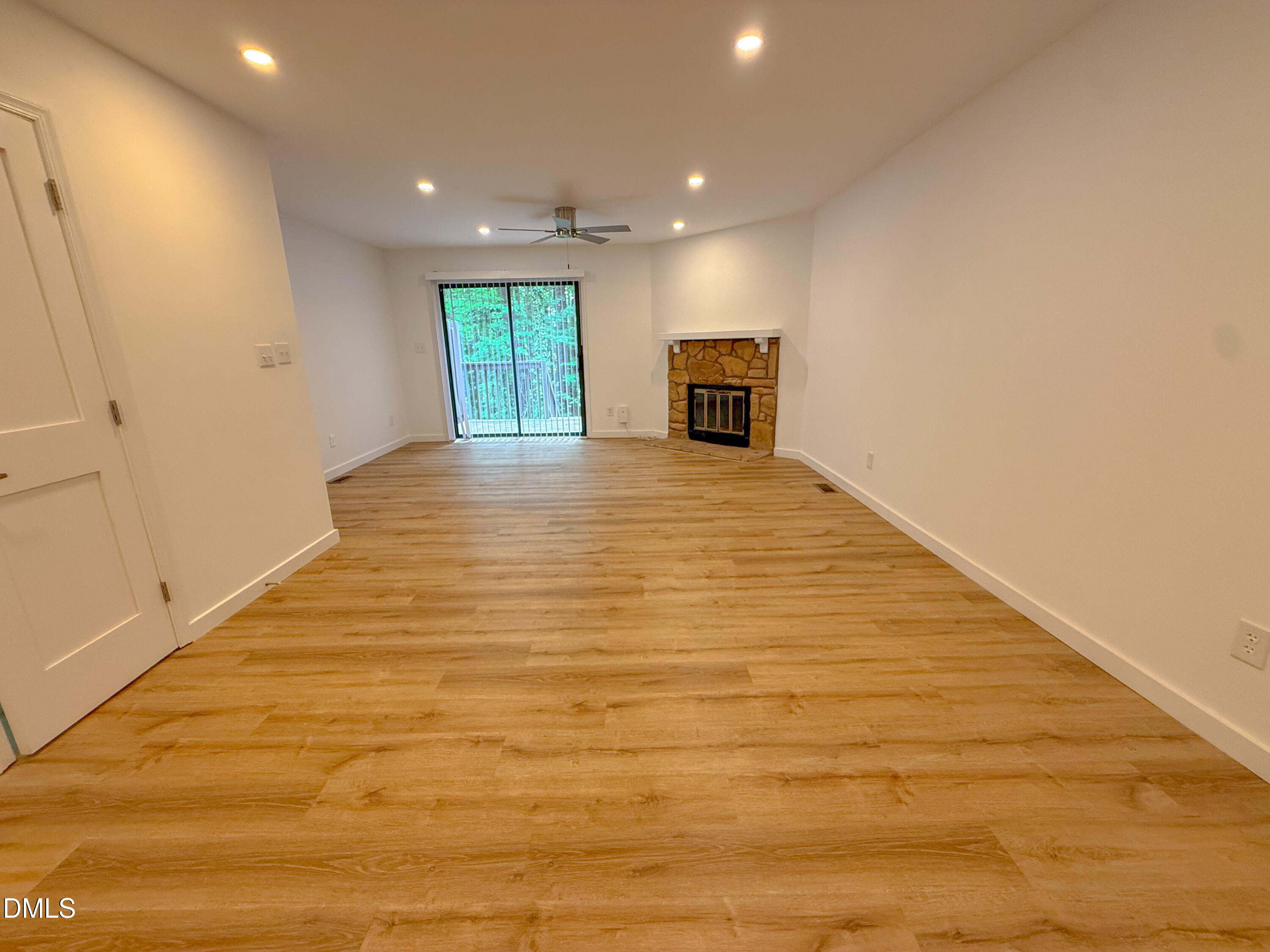 4247 The Oaks Drive Property Photo 5