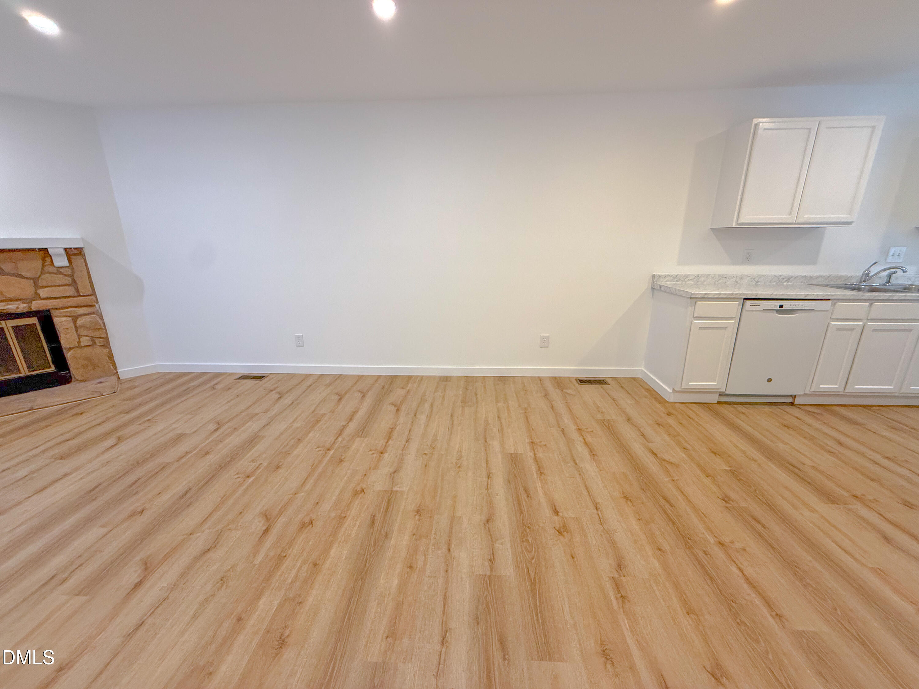 4247 The Oaks Drive Property Photo 6
