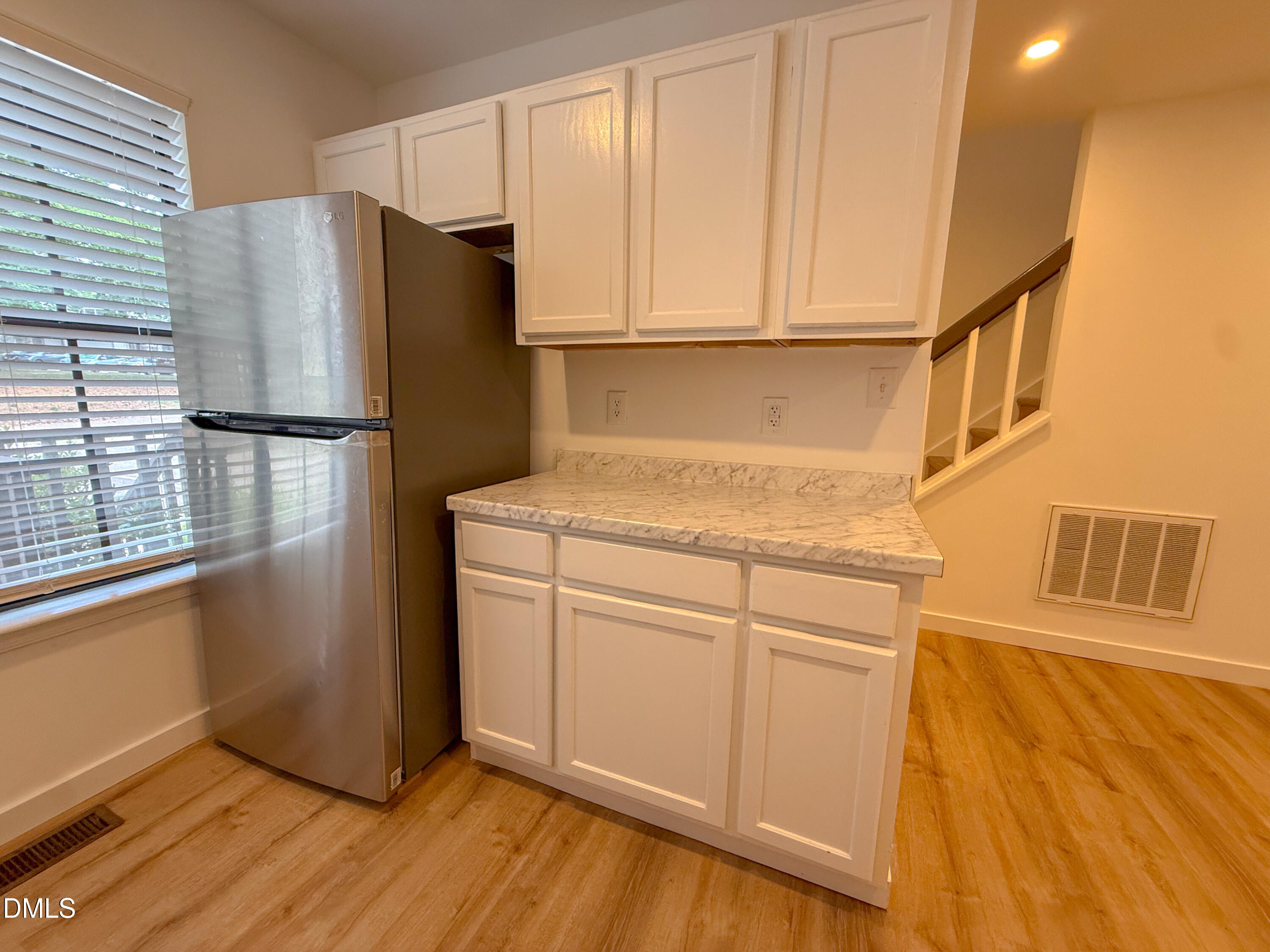 4247 The Oaks Drive Property Photo 9
