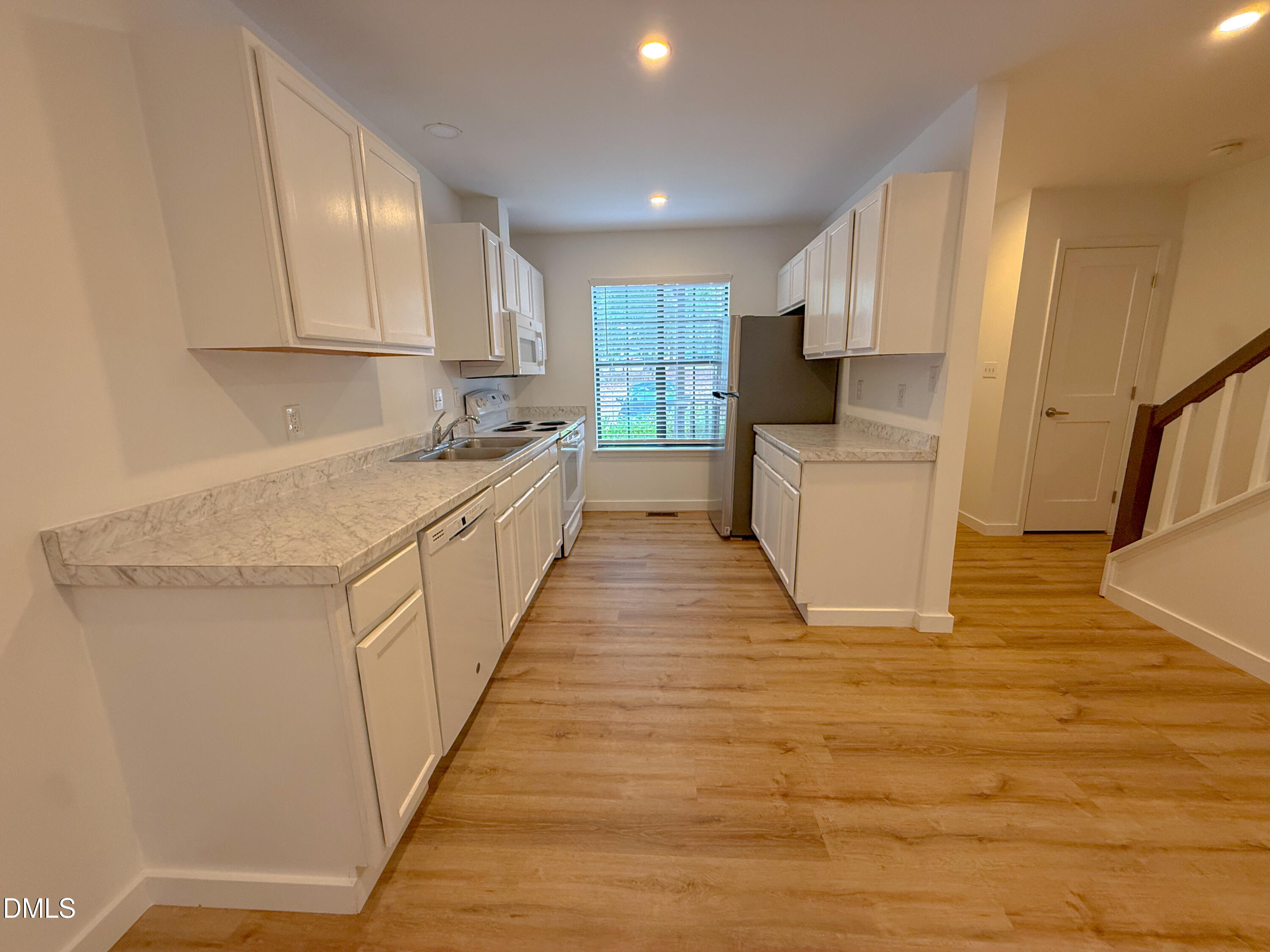4247 The Oaks Drive Property Photo 10