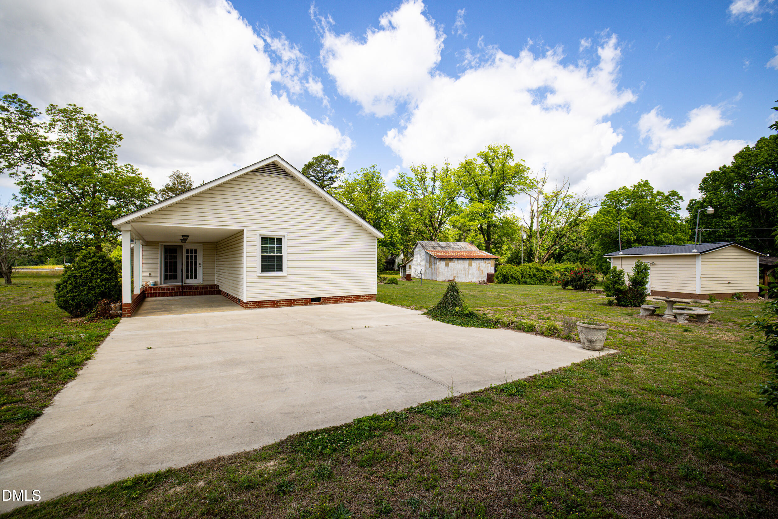10581 Highway 42 Property Photo 7