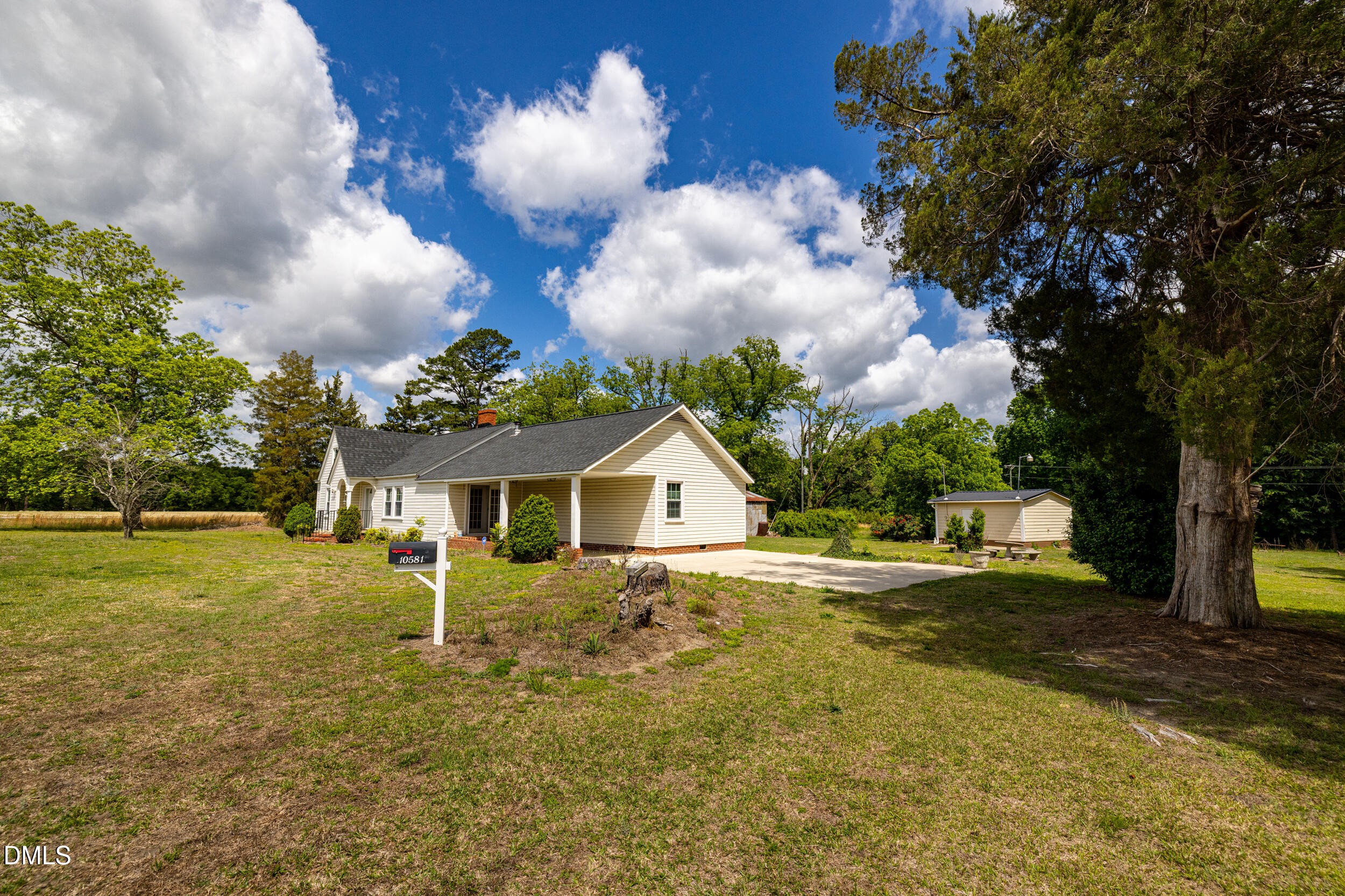 10581 Highway 42 Property Photo 8
