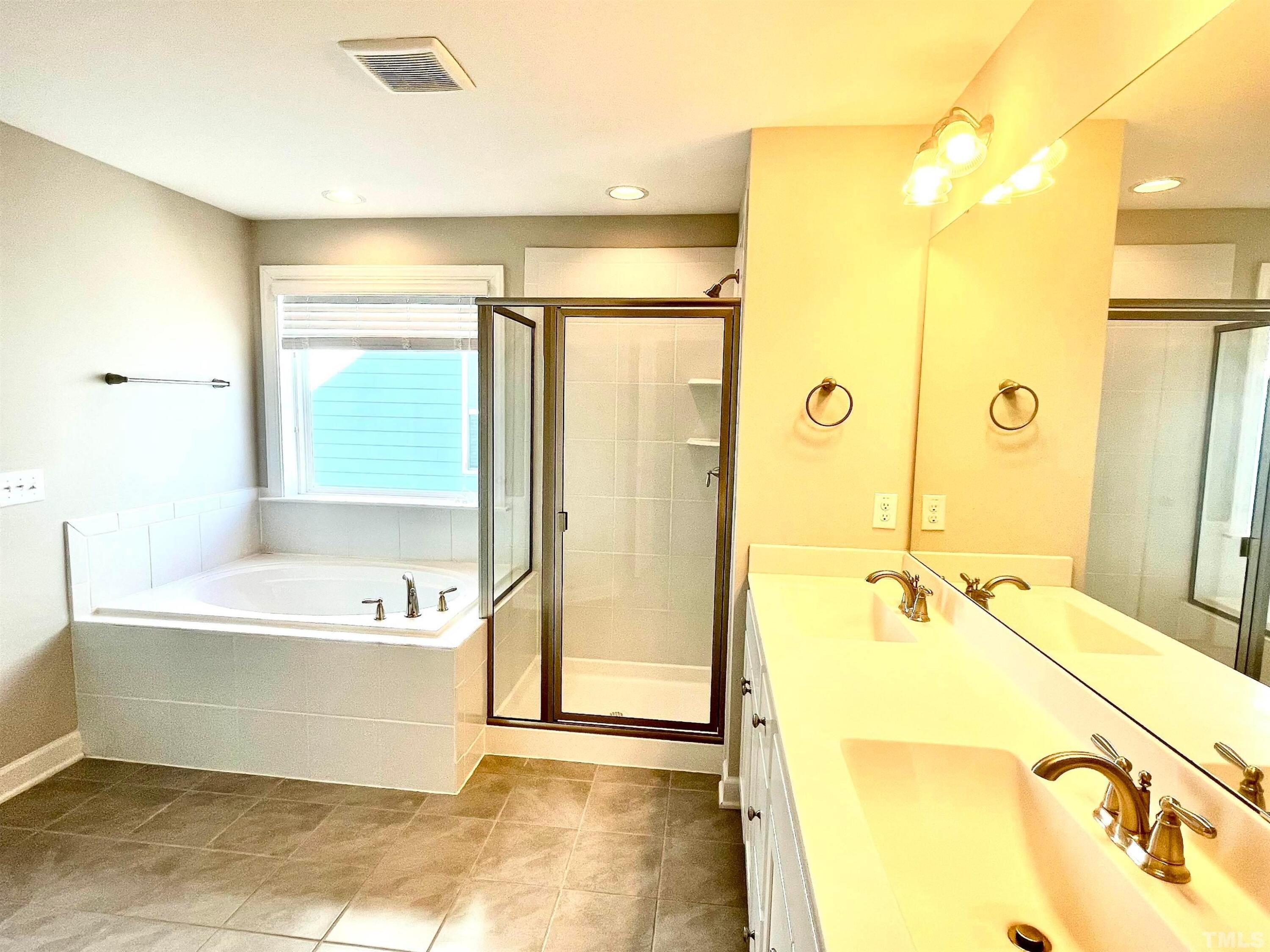 8008 Gilano Drive Property Photo 27