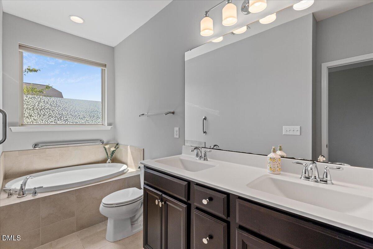 256 Rubrum Drive Property Photo 4