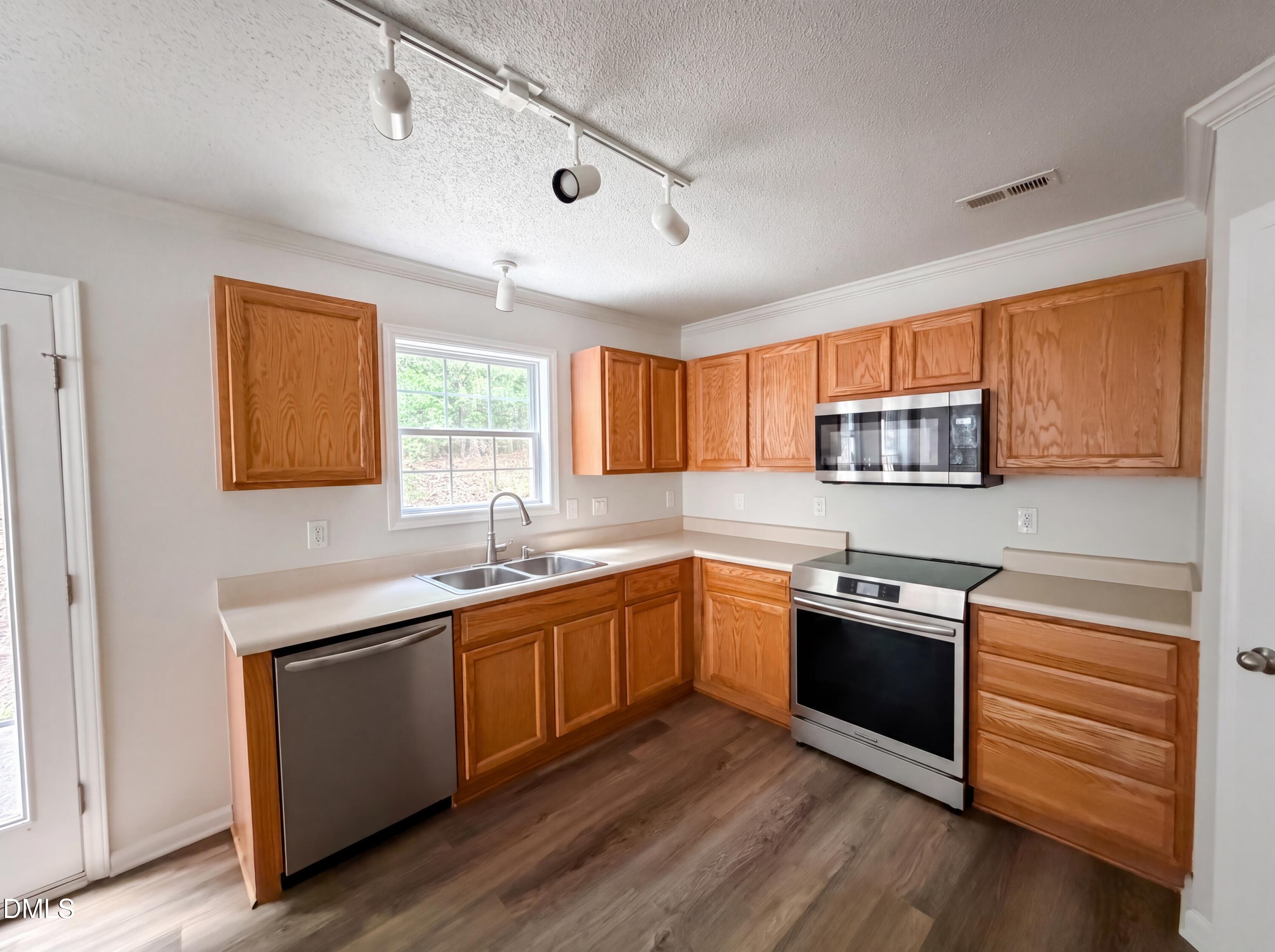 708 Woodgreen Drive Property Photo 6