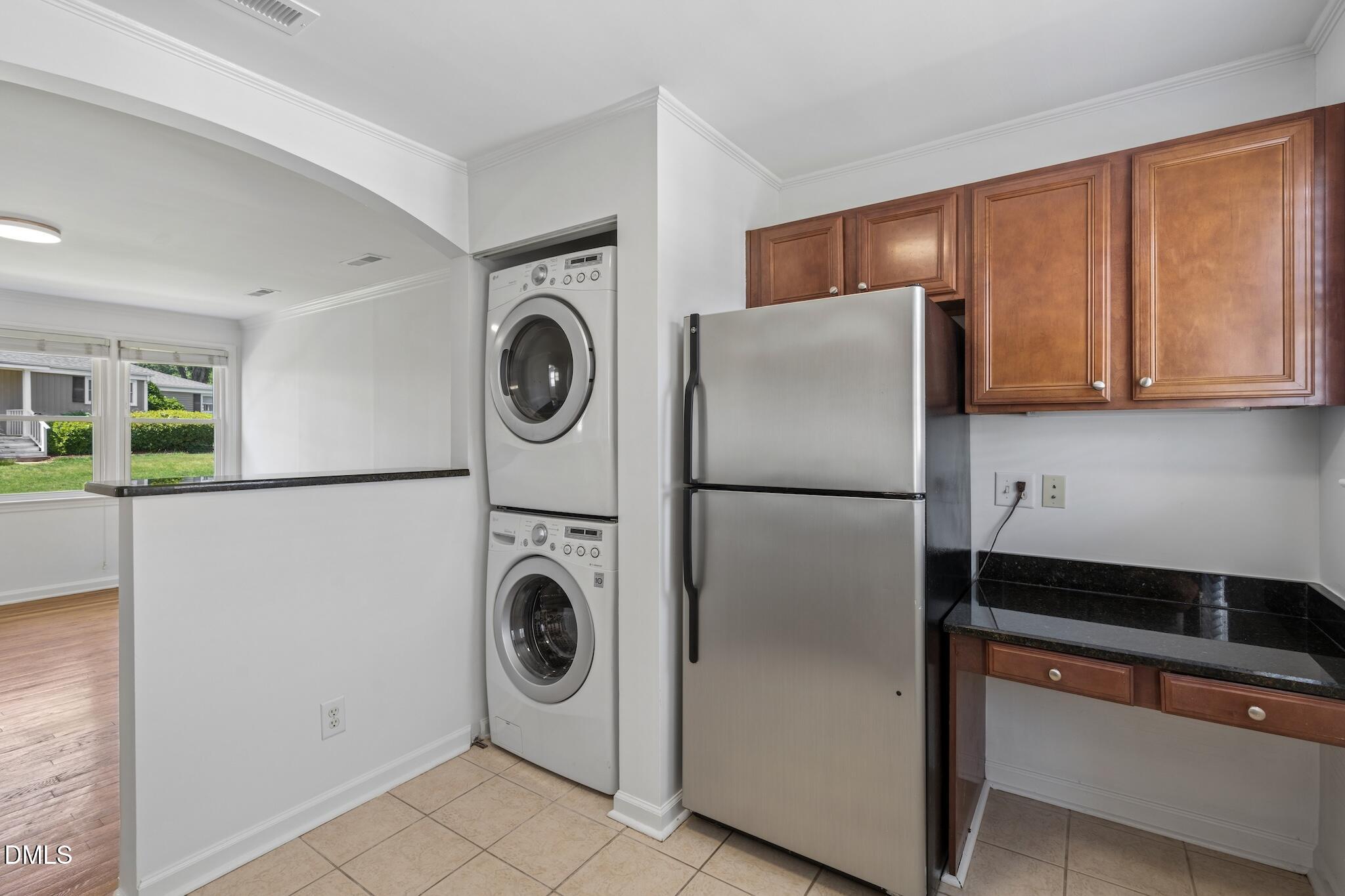 2342 Bernard Street Property Photo 6