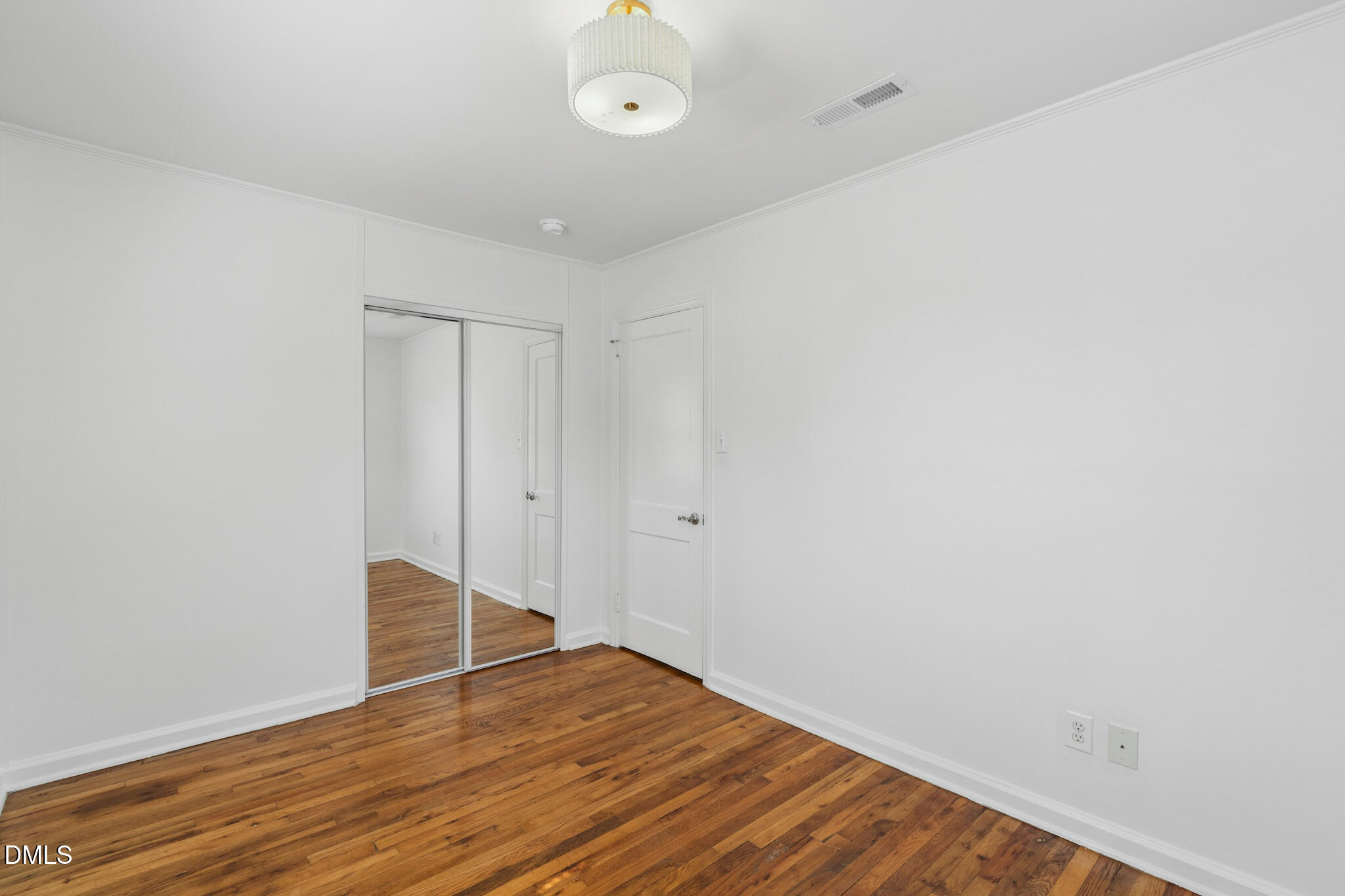 2342 Bernard Street Property Photo 10
