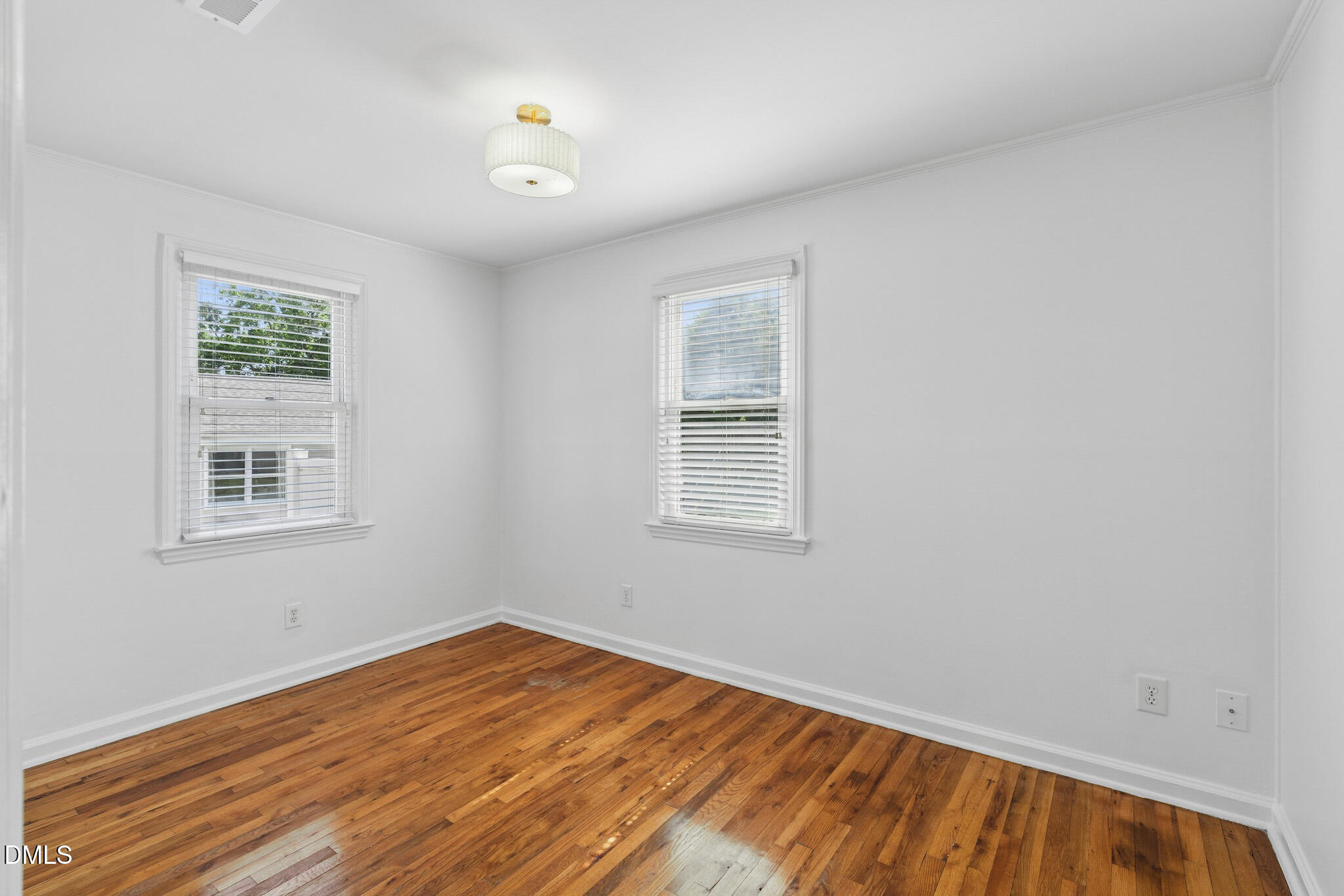 2342 Bernard Street Property Photo 11