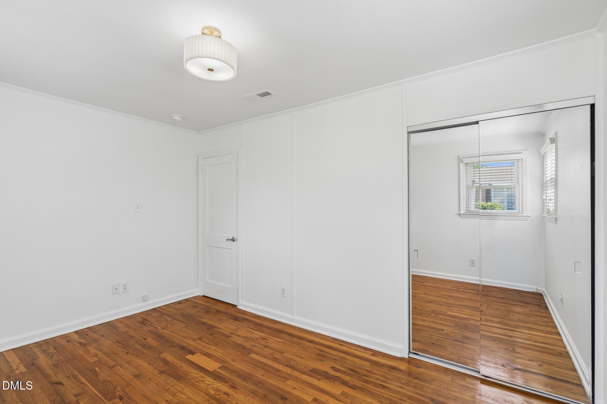 2342 Bernard Street Property Photo 12