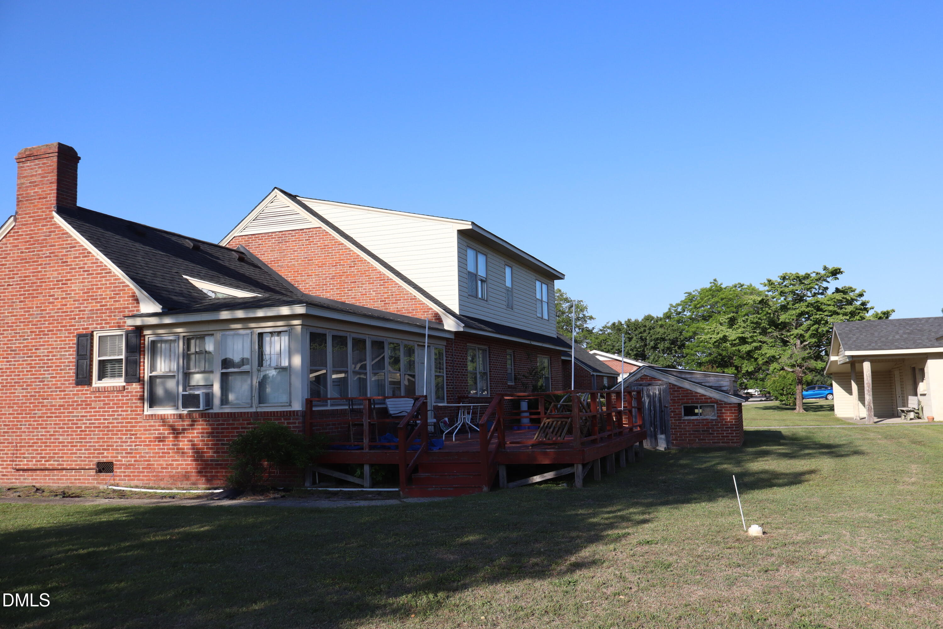 1107 Erwin Road Property Photo 3