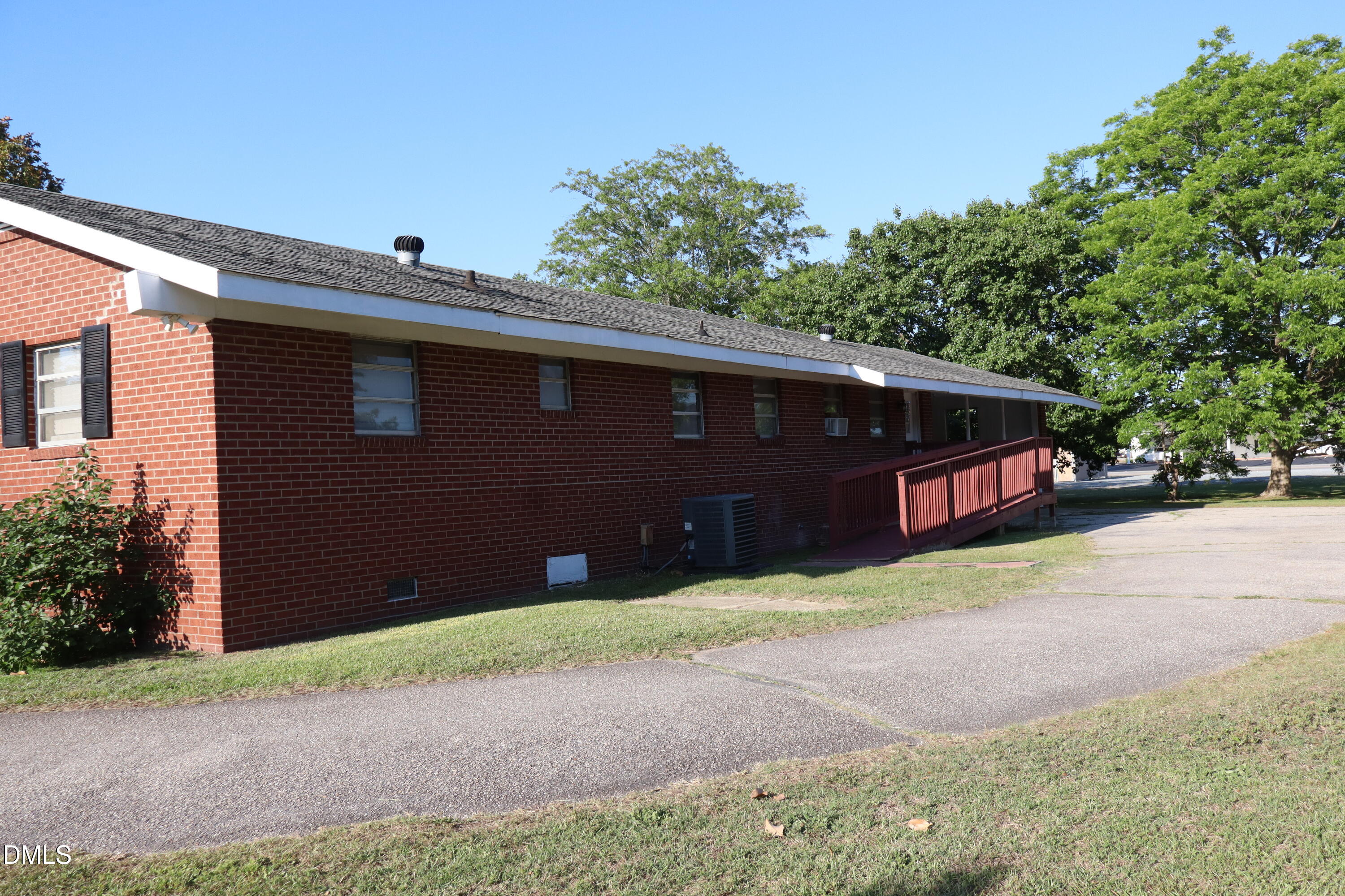 1107 Erwin Road Property Photo 5