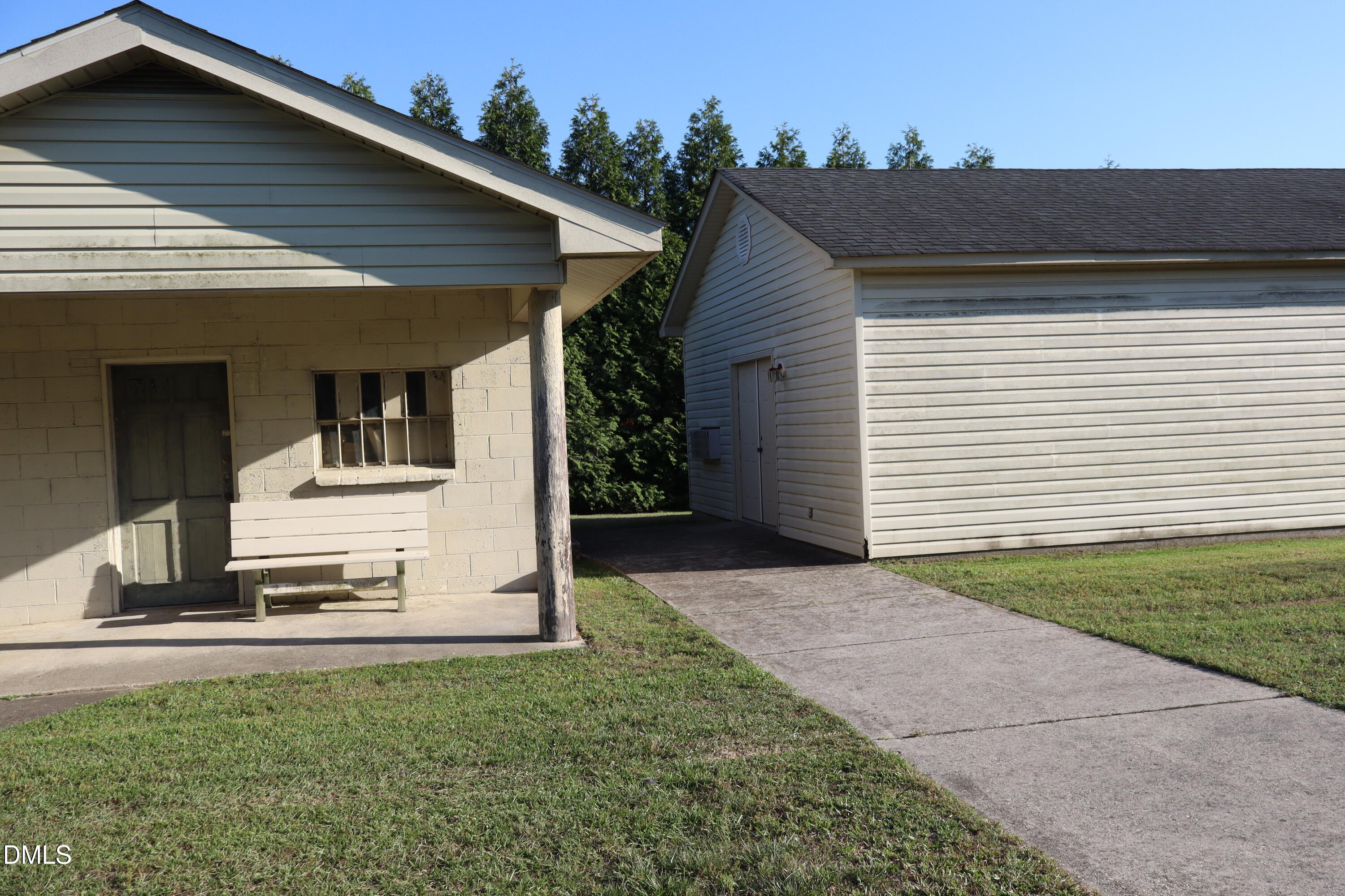 1107 Erwin Road Property Photo 9