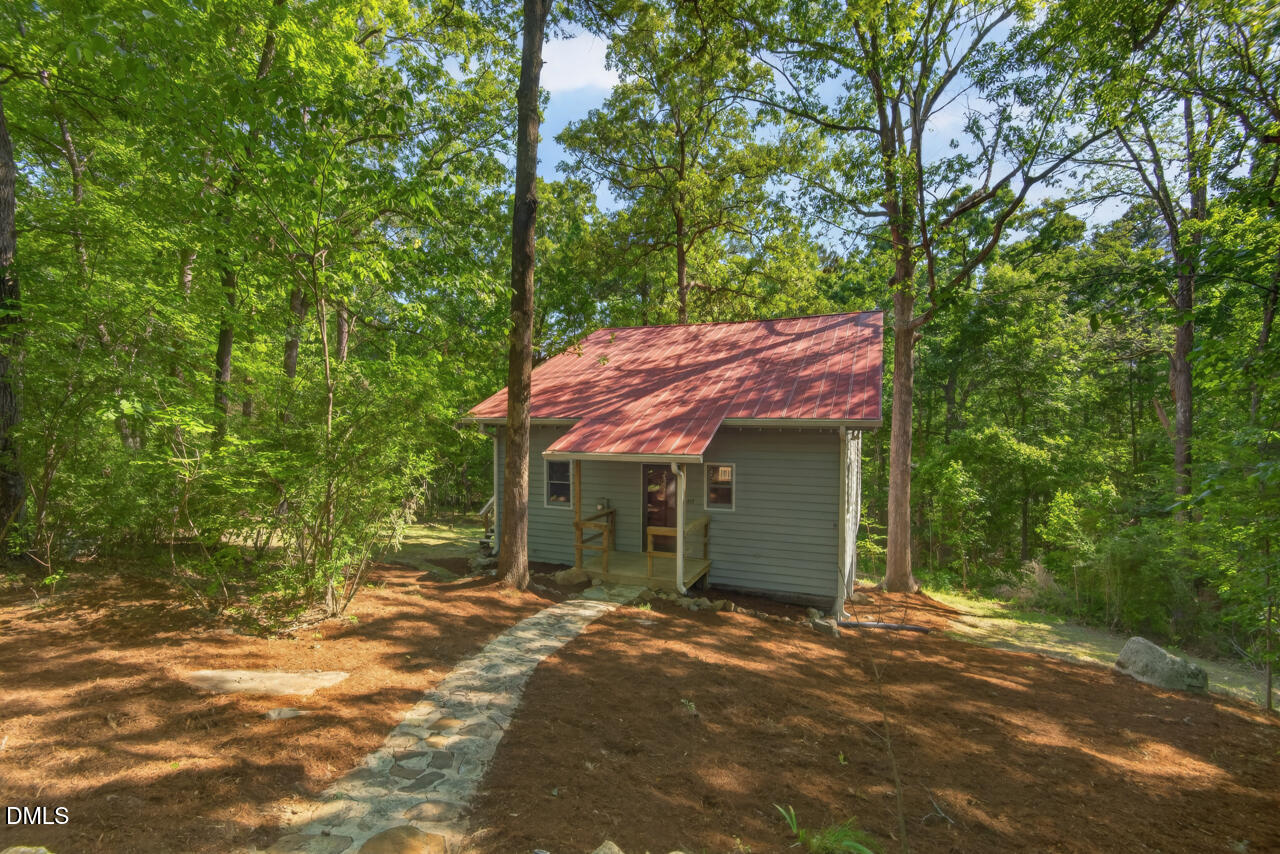 917 Roads End Property Photo 1