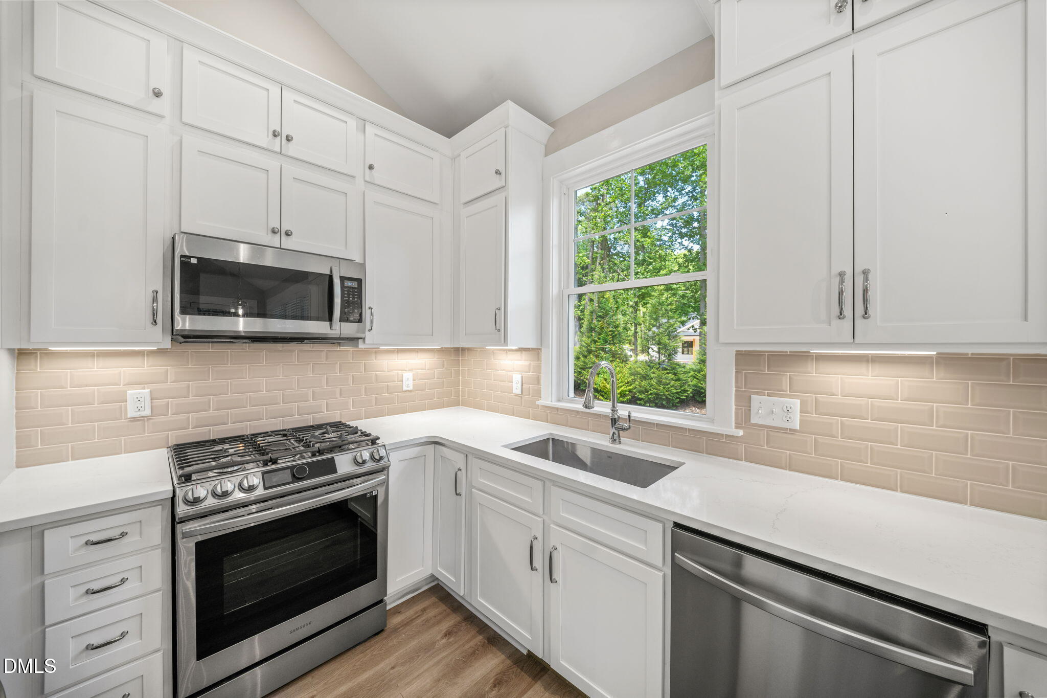 1917 Milan Street Property Photo 8