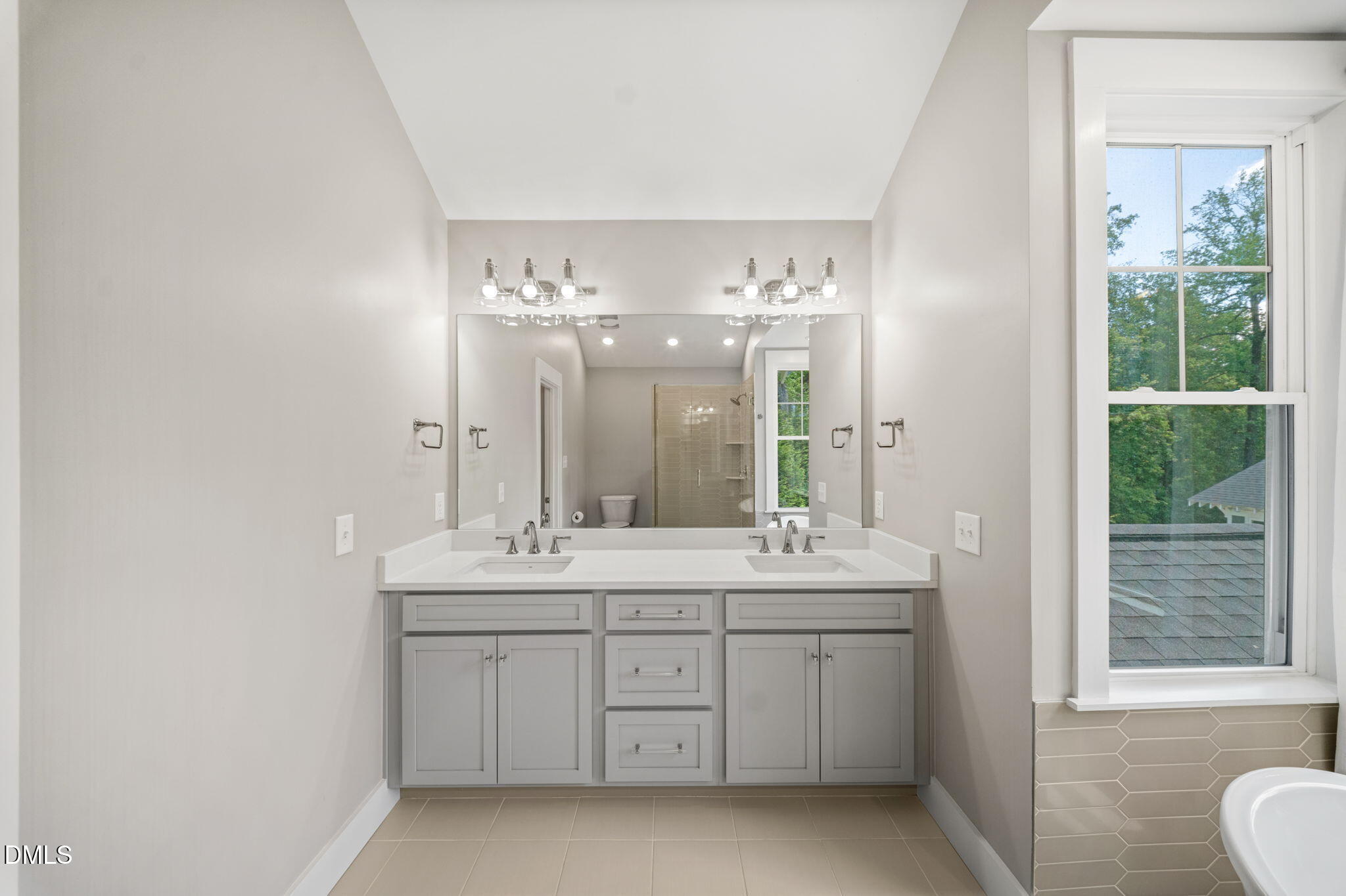 1917 Milan Street Property Photo 24