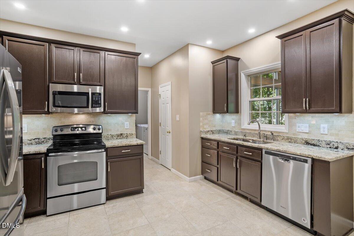 3005 Yorkmont Court Property Photo 12