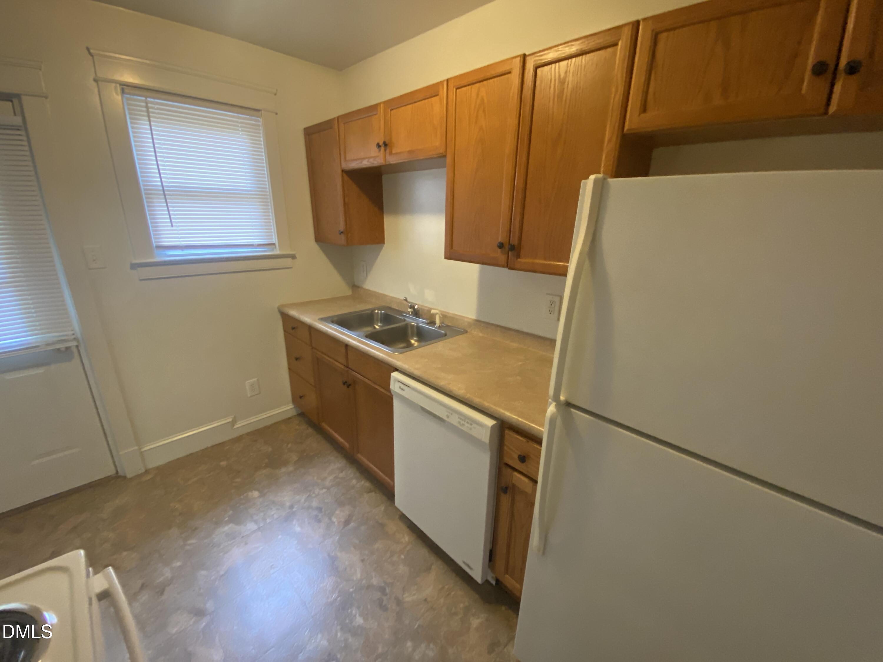 1407-1413 Clarendon Street Property Photo 8